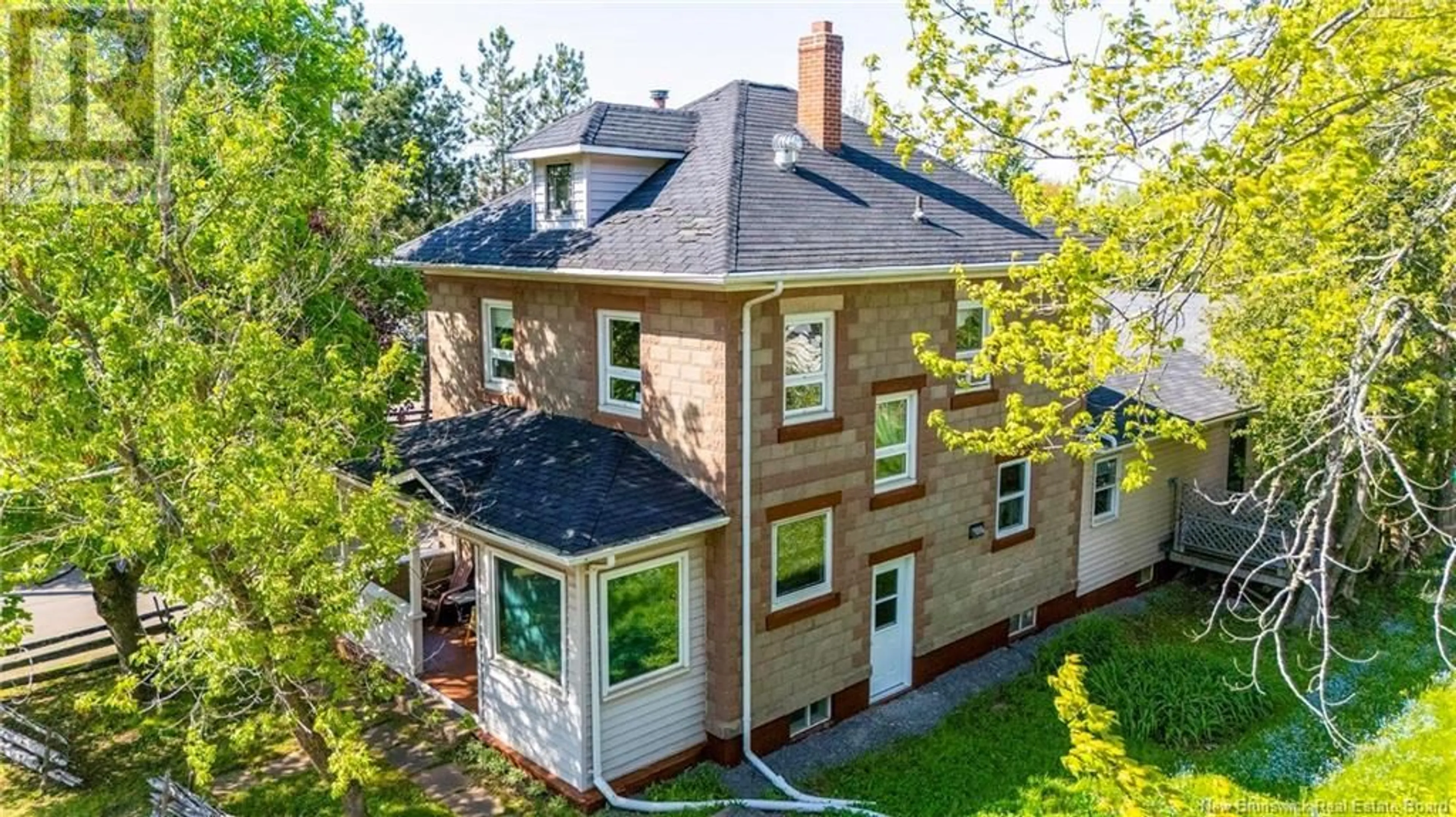 A pic from outside/outdoor area/front of a property/back of a property/a pic from drone, building for 272 OLD POST ROAD, Petitcodiac New Brunswick E4Z4P5