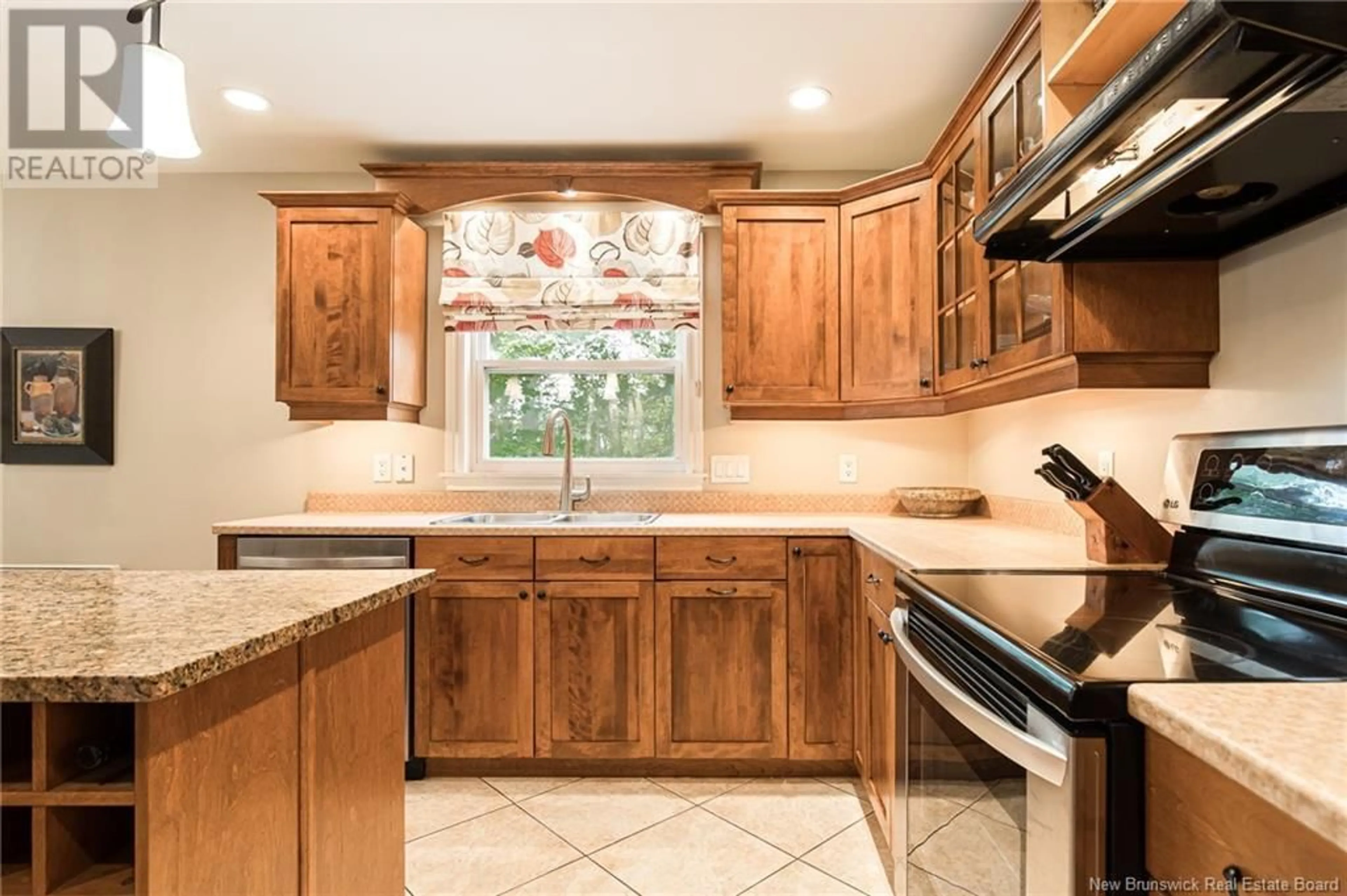 Standard kitchen, ceramic/tile floor for 218 TWIN OAKS DRIVE, Moncton New Brunswick E1G4W4