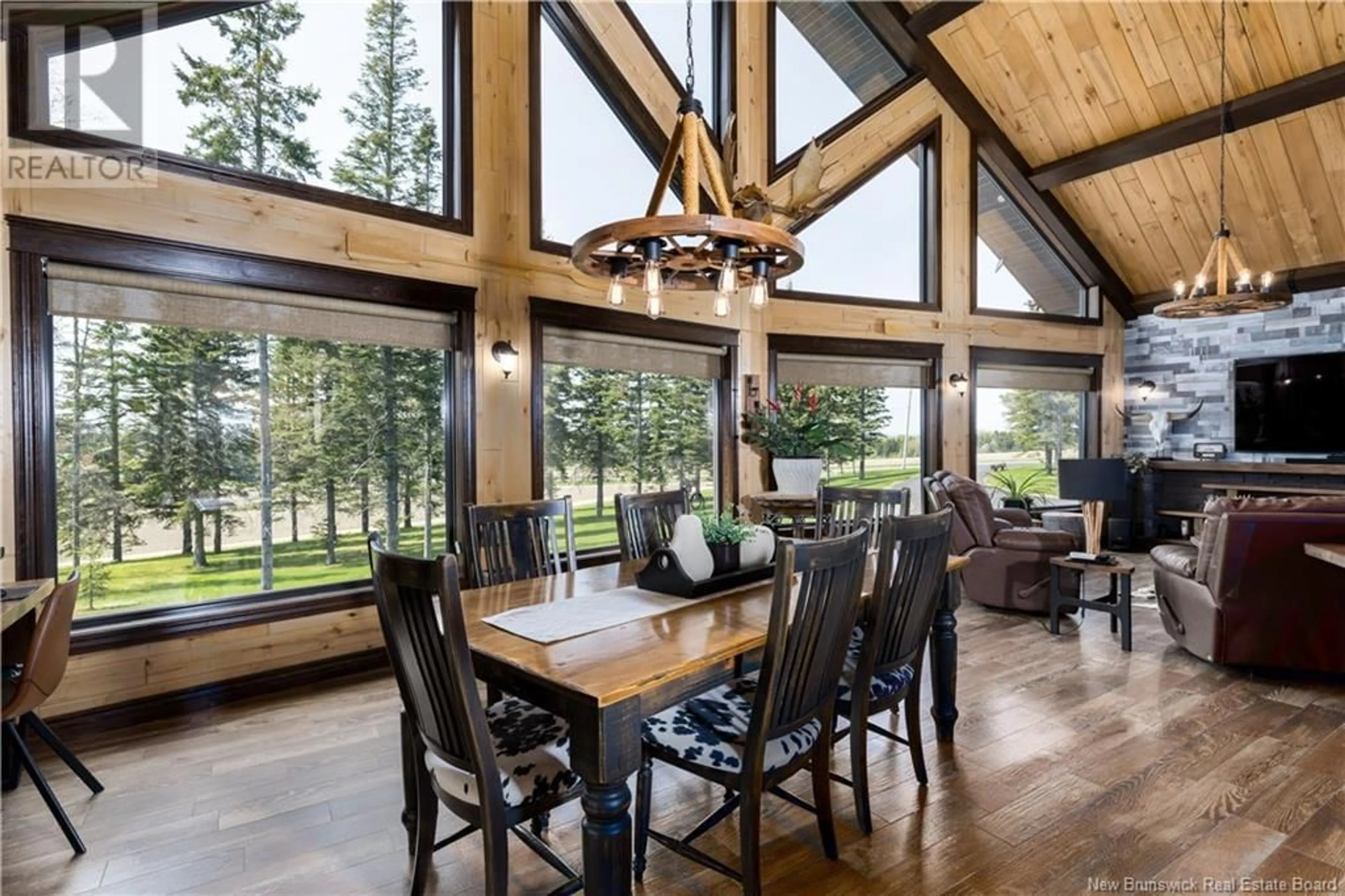 Dining room, wood/laminate floor for 36 - 40 CHEMIN ROAD, Saint-Quentin New Brunswick E8A2M5