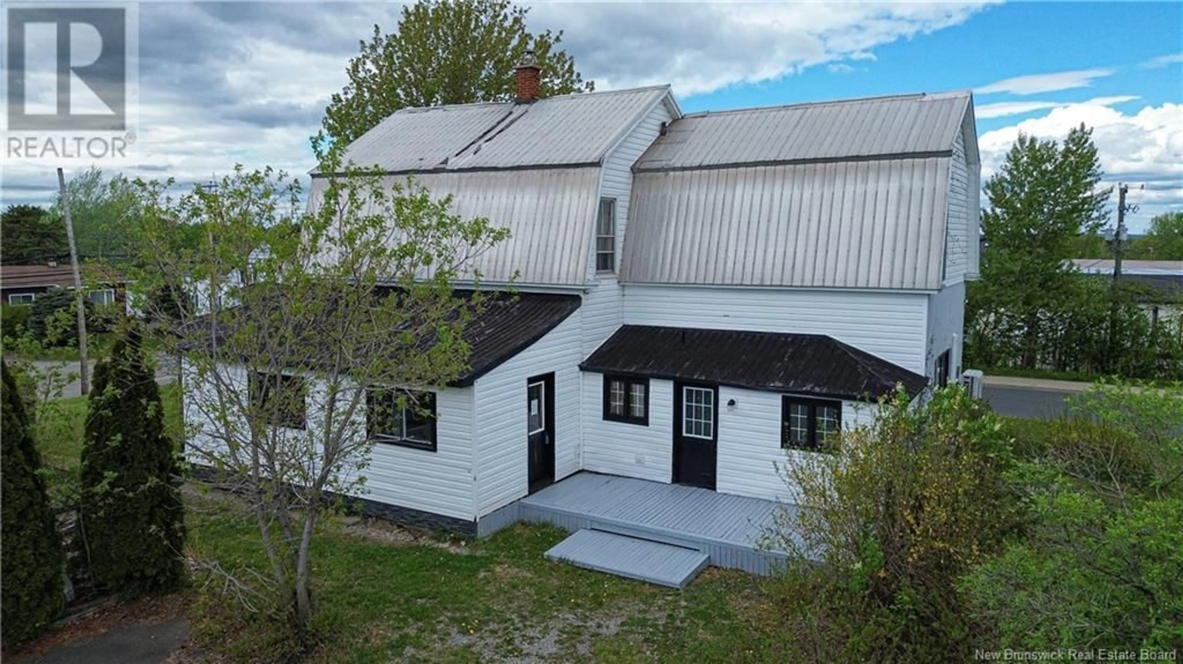 A pic from outside/outdoor area/front of a property/back of a property/a pic from drone, building for 1740 BRIDEAU AVENUE, Bathurst New Brunswick E2A2J8