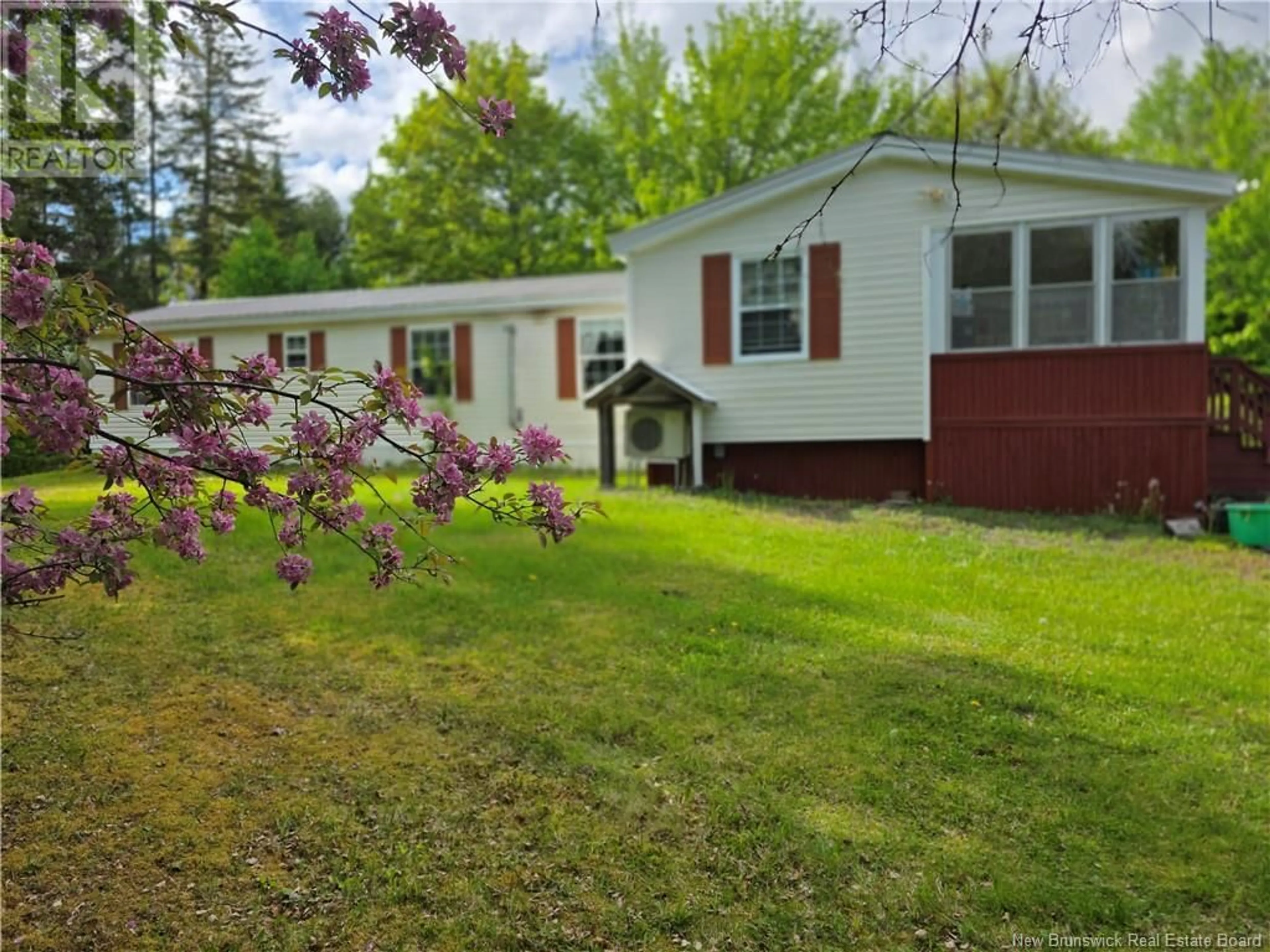Home with vinyl exterior material, street for 325 ROUTE 760, Oak Bay New Brunswick E3L4P4