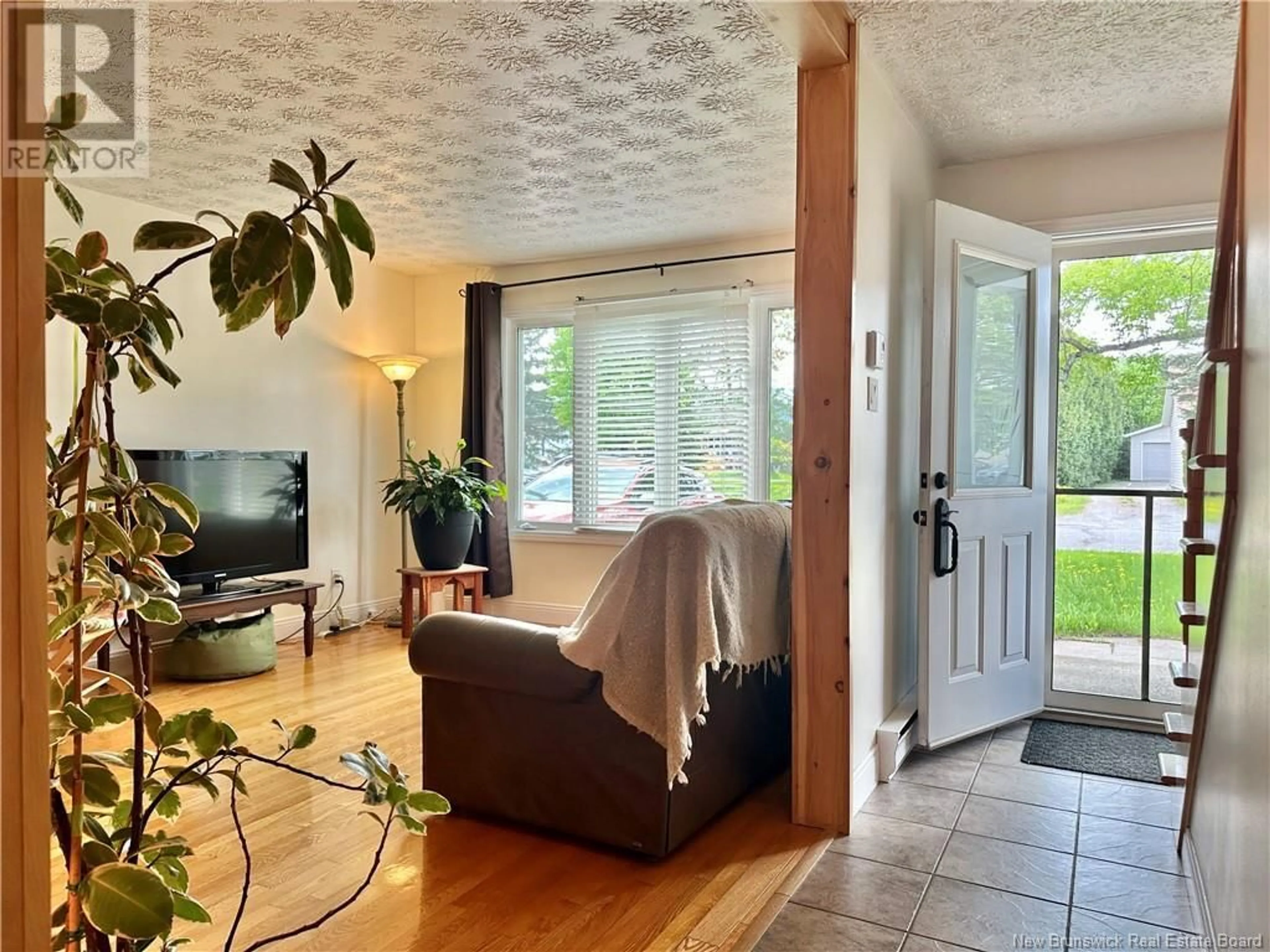 Indoor entryway for 10 BELONE STREET, Edmundston New Brunswick E7B1B6