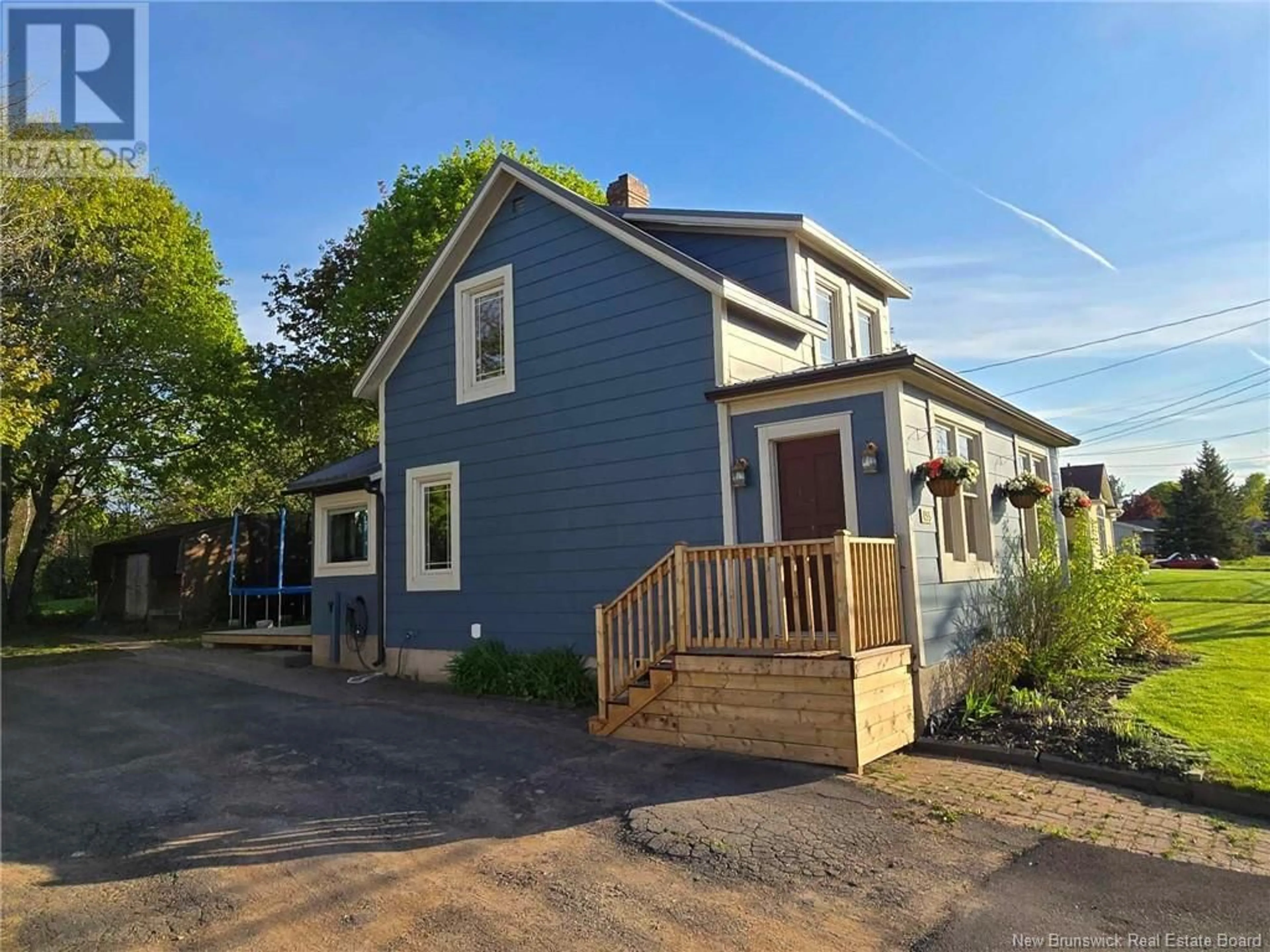 Home with vinyl exterior material, street for 455 MAIN STREET, Shediac New Brunswick E4P2C2