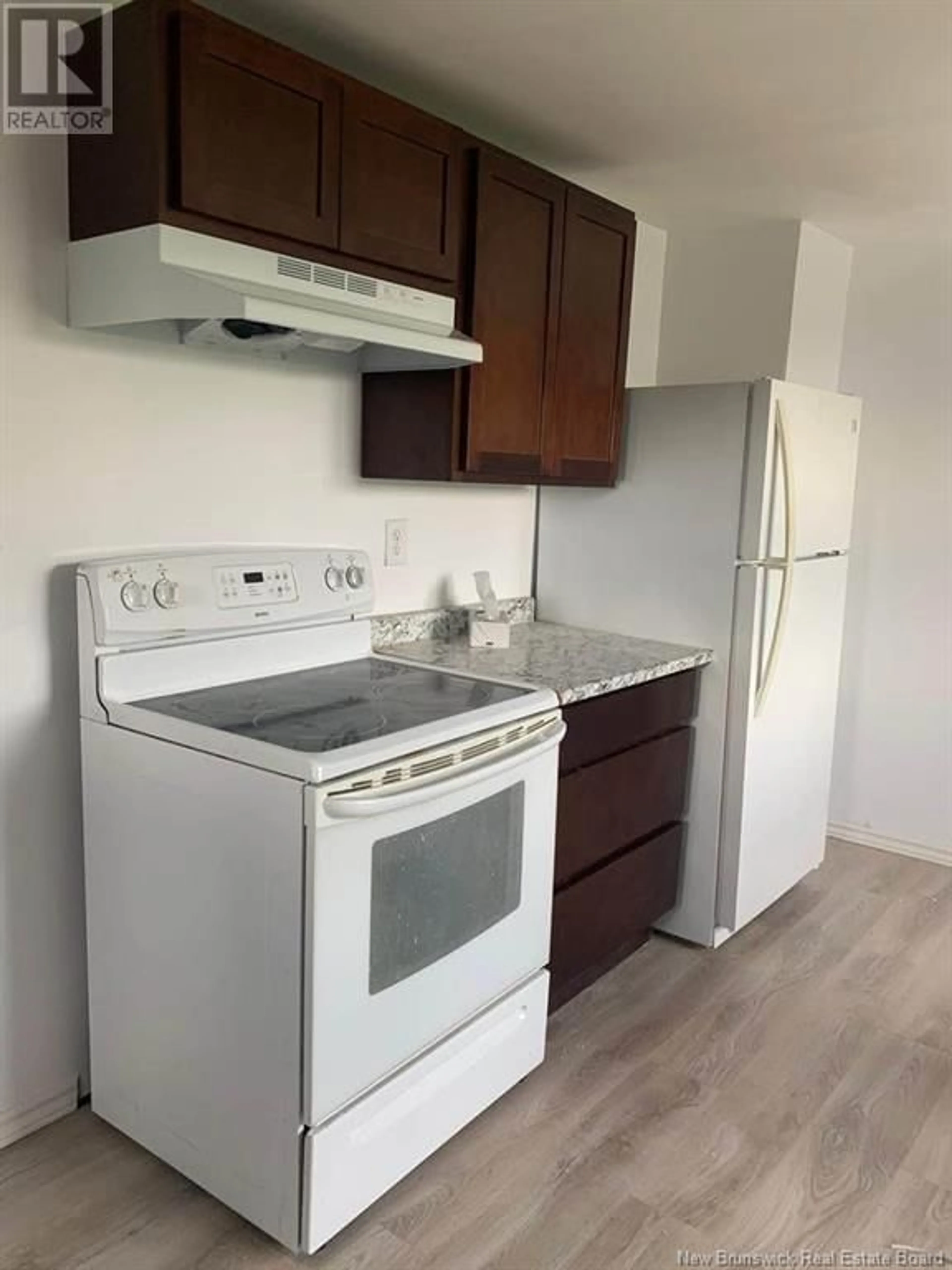 Standard kitchen, wood/laminate floor for 120 CHARLOTTE STREET, Sackville New Brunswick E4L2Y8