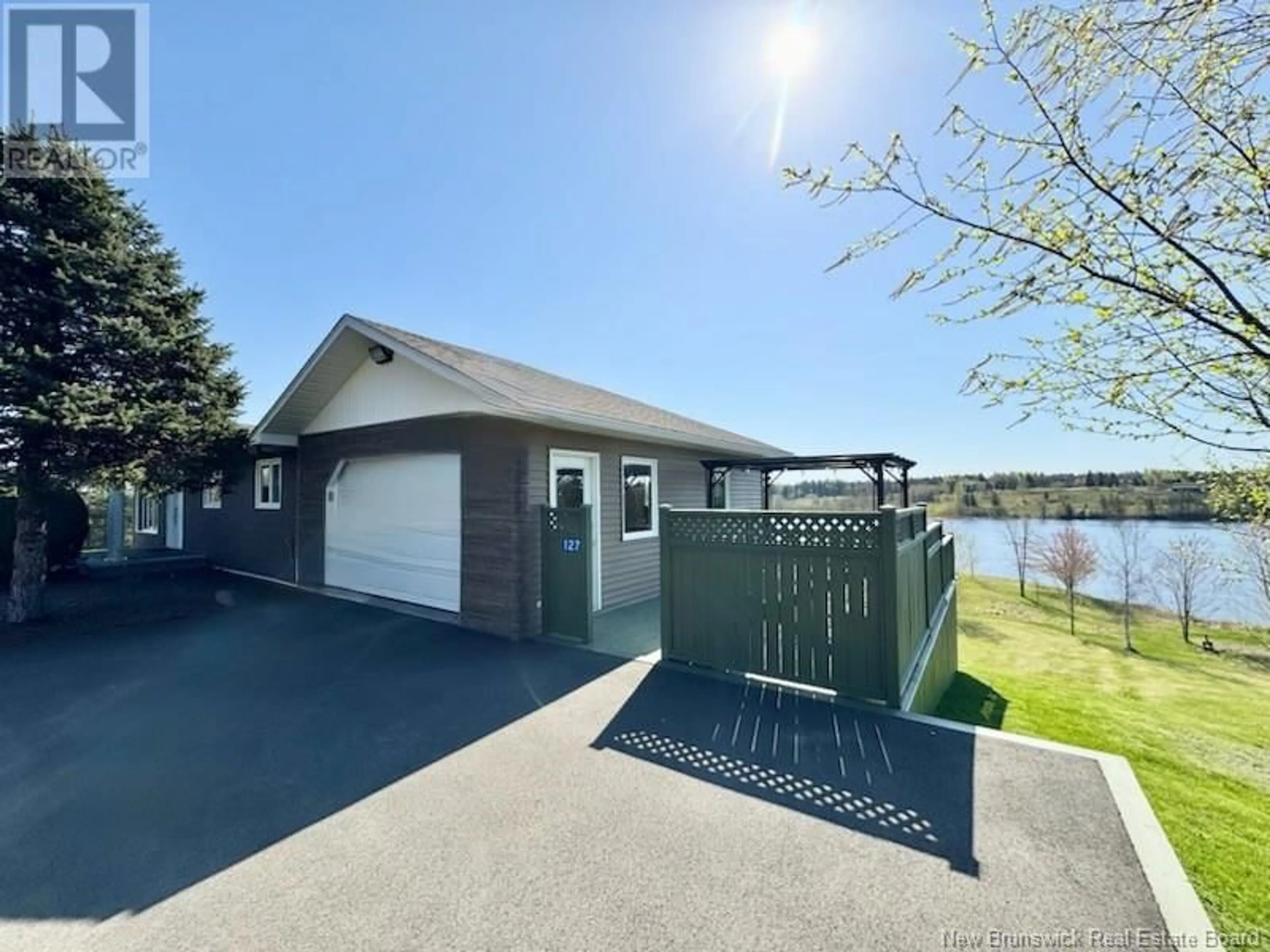 A pic from outside/outdoor area/front of a property/back of a property/a pic from drone, water/lake/river/ocean view for 127 CHEM. DESHERBIERS, Saint-Louis-De-Kent New Brunswick E4X1S1
