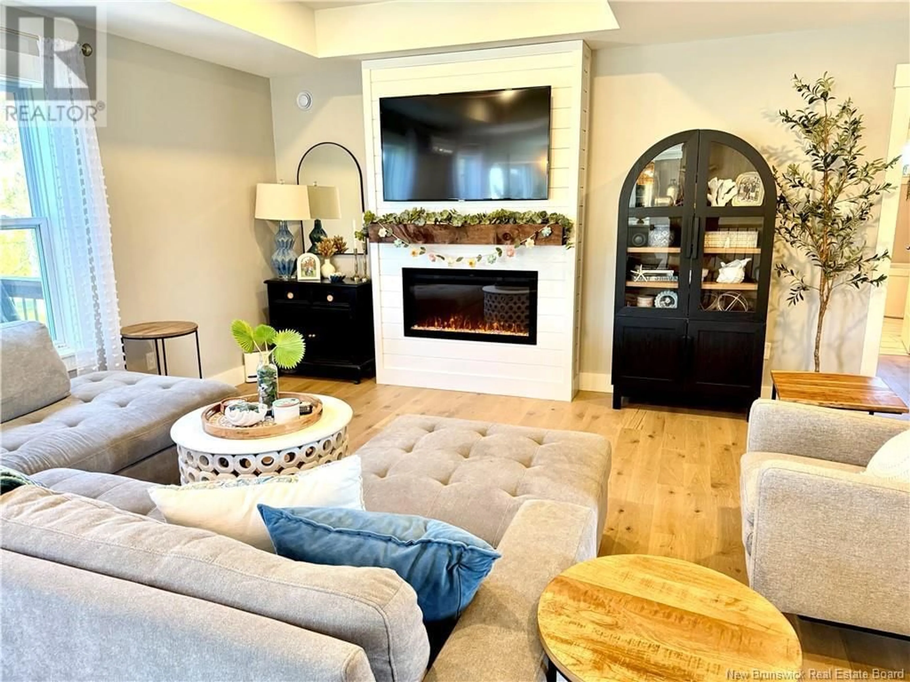 Living room with furniture, unknown for 55 MEADOWLARK DRIVE, Quispamsis New Brunswick E2E0T6