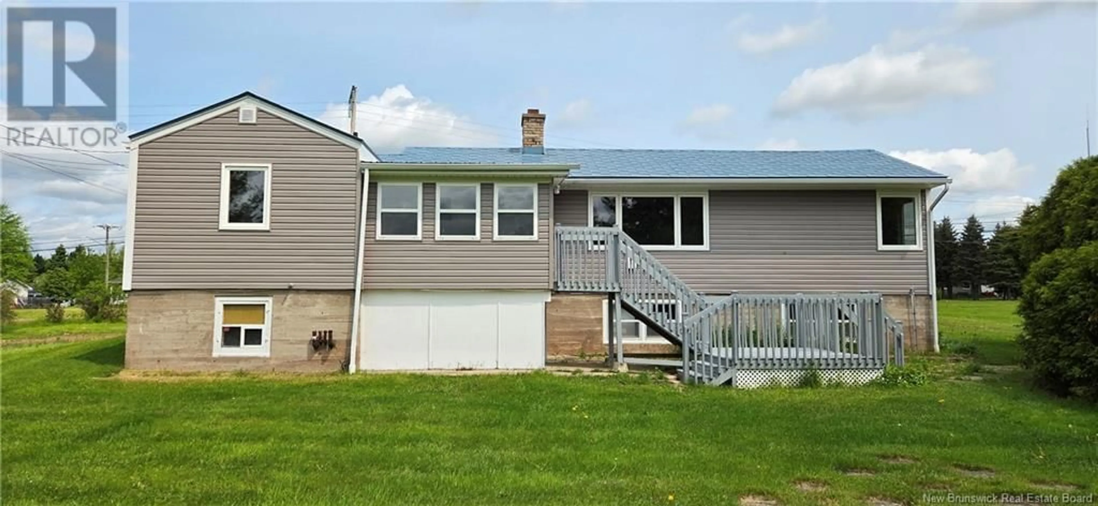 Home with vinyl exterior material, street for 1462 SALISBURY ROAD, Moncton New Brunswick E1E4P8