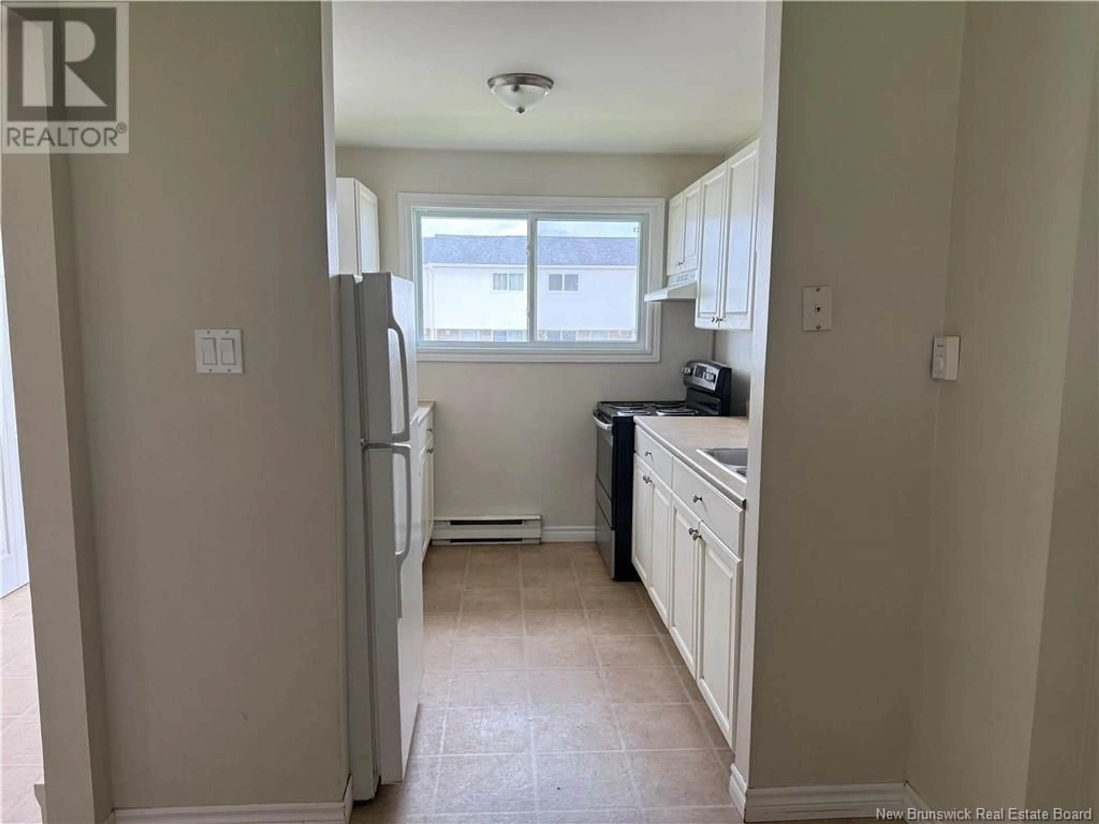 Standard kitchen, unknown for 18 - 24 SUFFOLK, Riverview New Brunswick E1B4K6