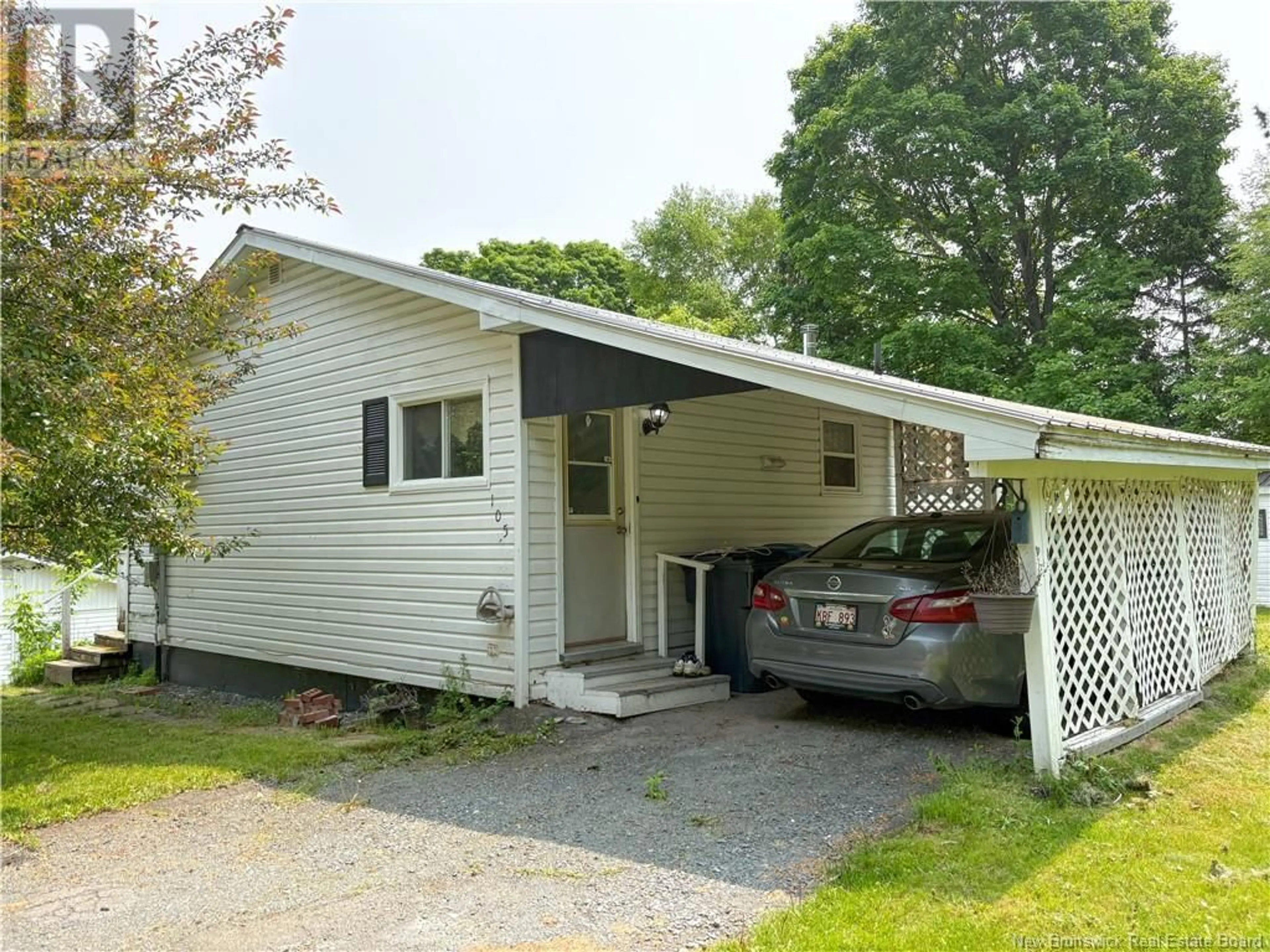 Home with vinyl exterior material, street for 105 SHARKEY STREET, Woodstock New Brunswick E7N2R1