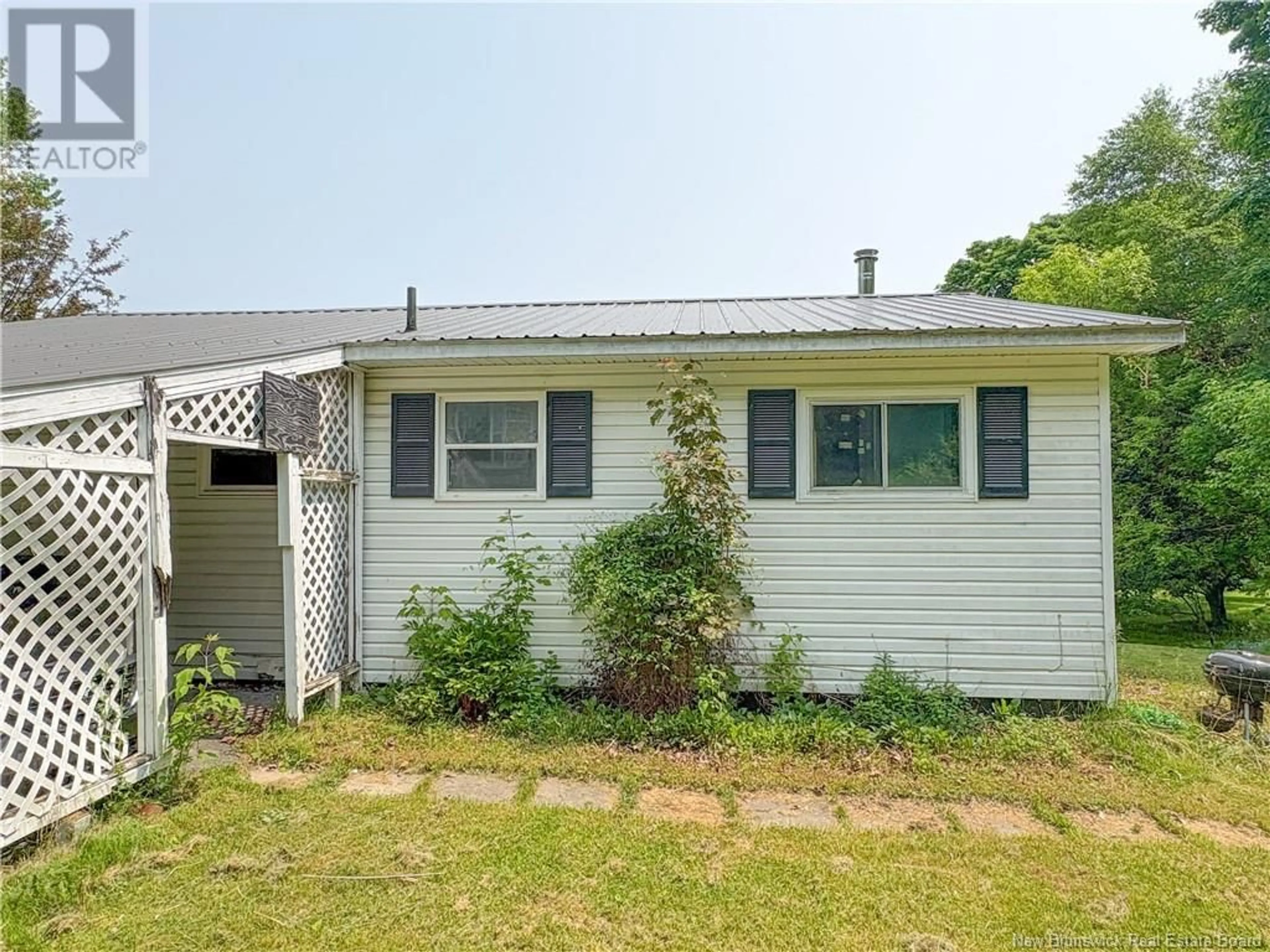 Unknown for 105 SHARKEY STREET, Woodstock New Brunswick E7N2R1