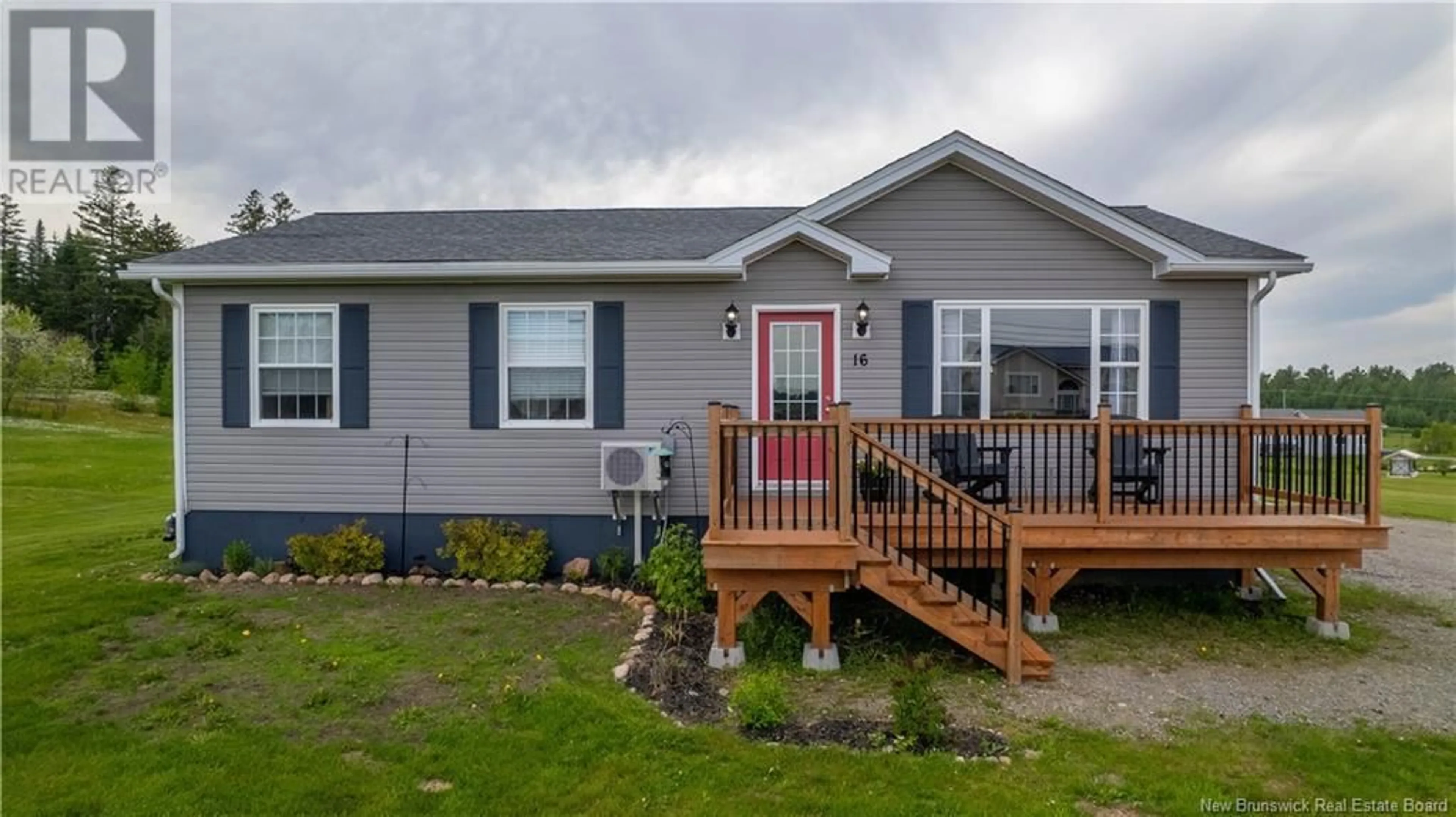 Home with vinyl exterior material, unknown for 16 MEADOW WAY, Valley Road New Brunswick E3L4T2