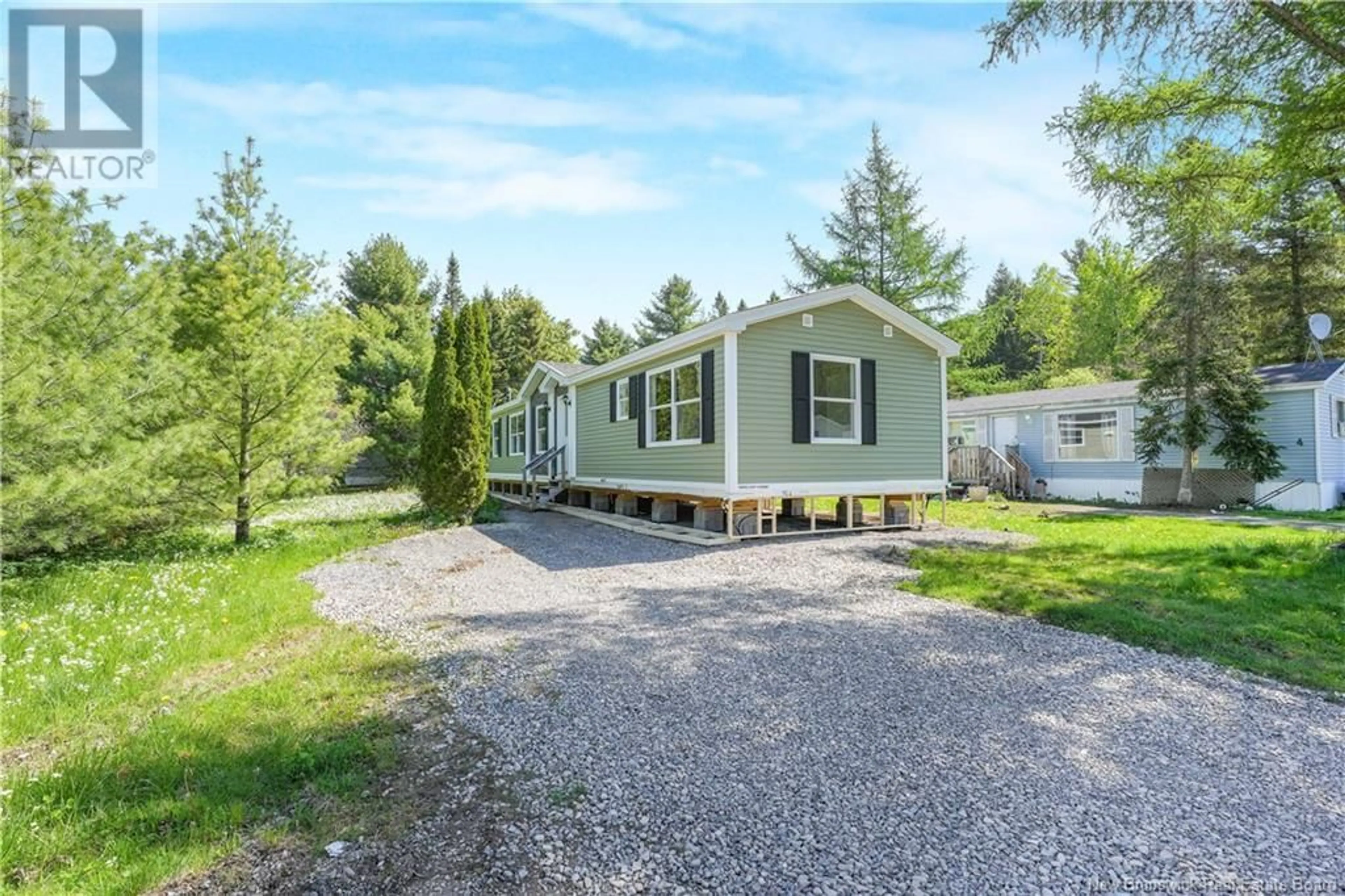 Home with vinyl exterior material, unknown for 2 BIRD COURT, Lincoln New Brunswick E3B6T5
