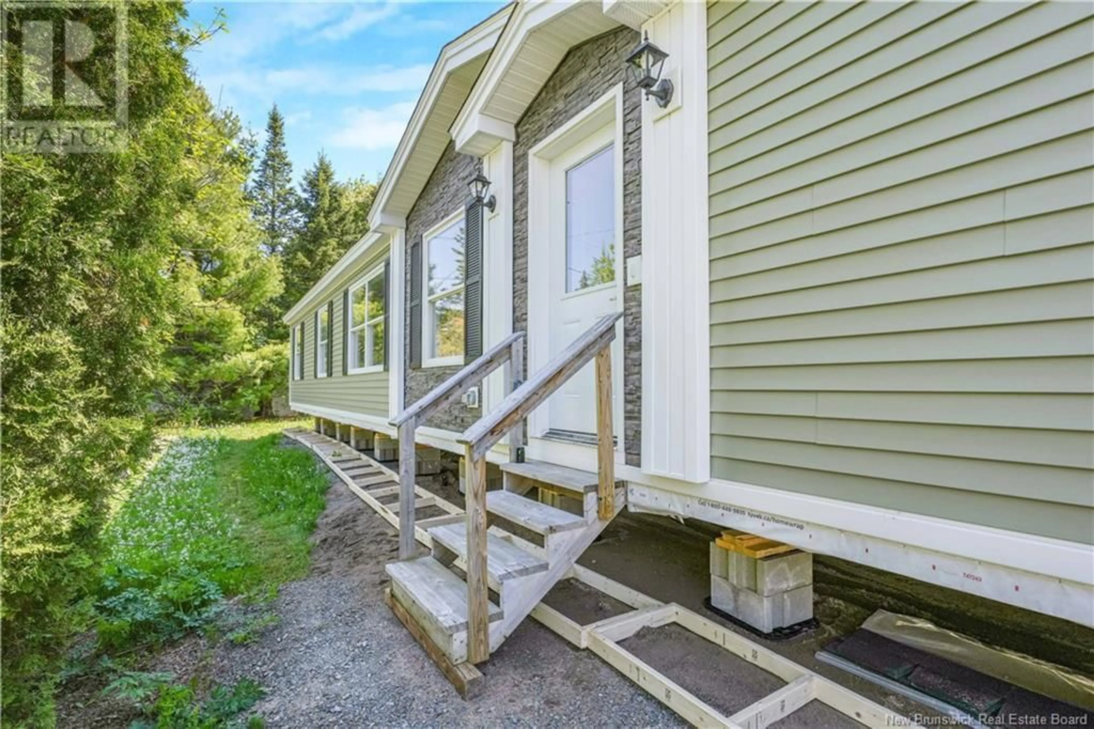 Home with vinyl exterior material, street for 2 BIRD COURT, Lincoln New Brunswick E3B6T5