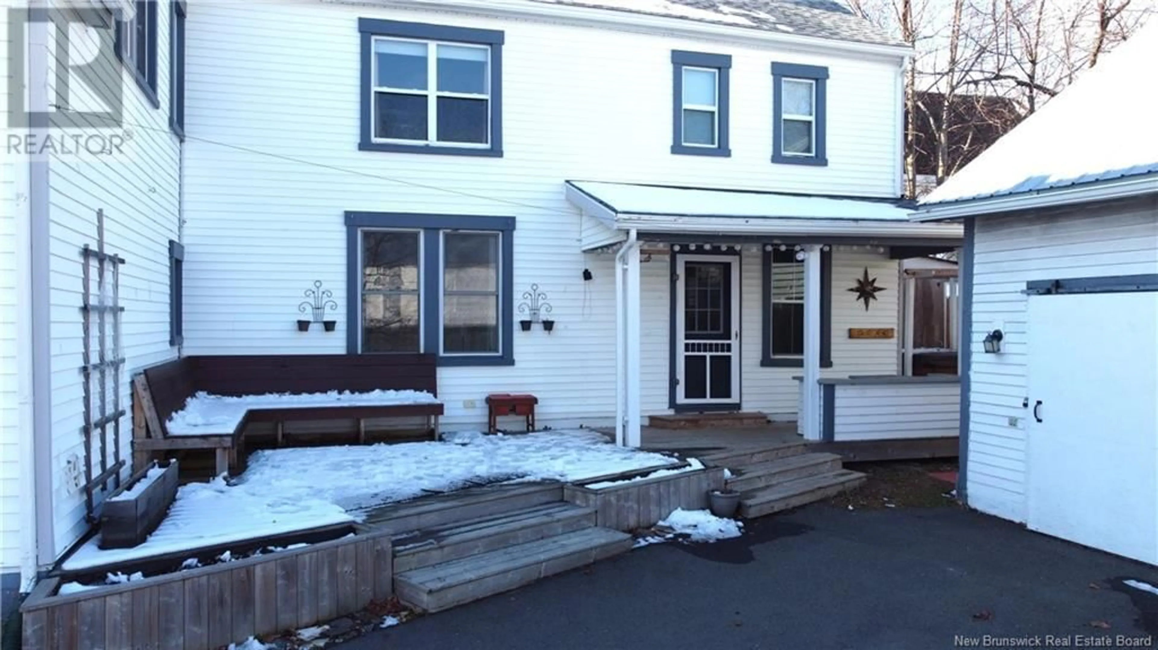 Indoor foyer for 7 ST. CROIX STREET, St. Stephen New Brunswick E3L2A2