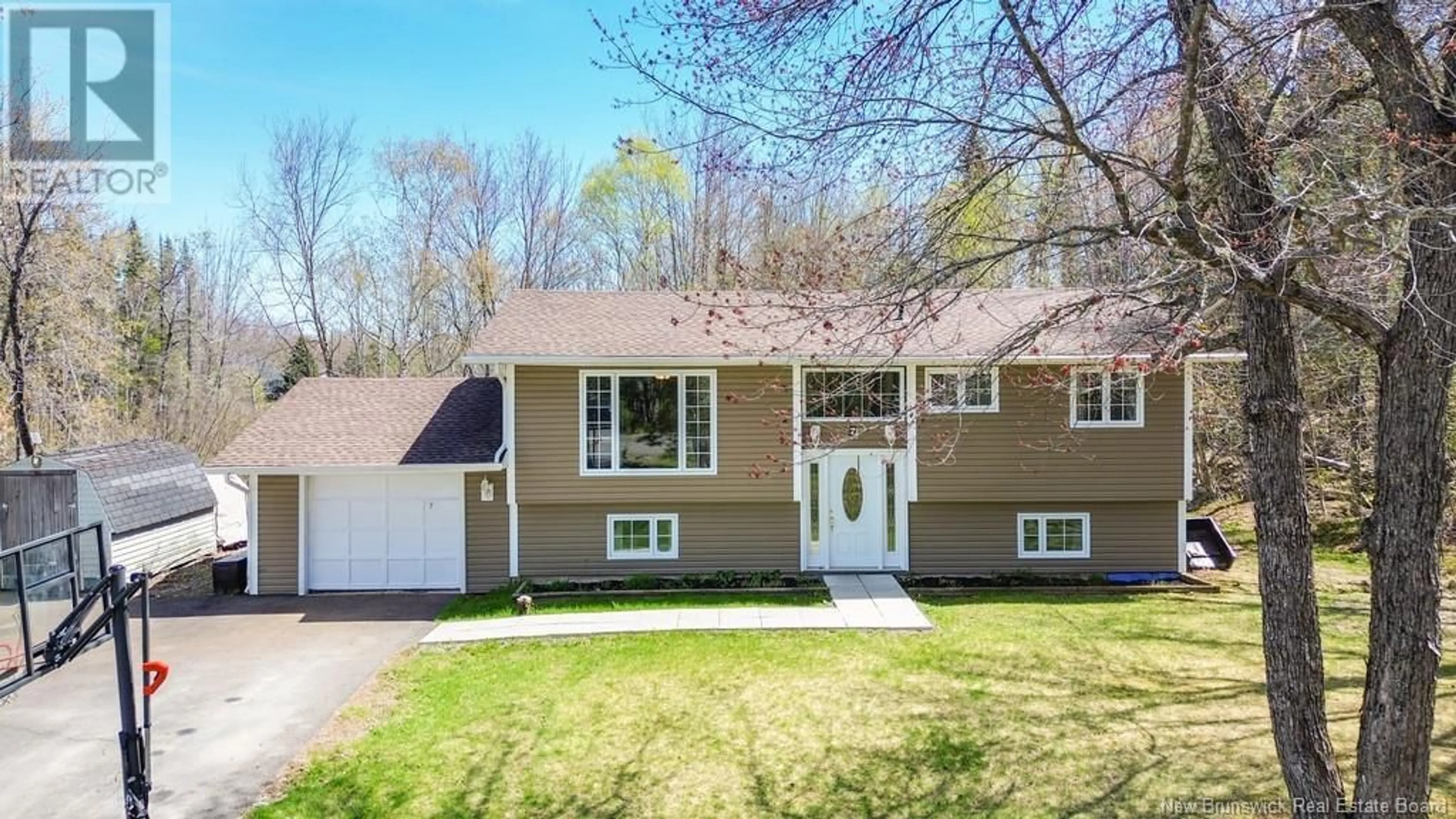 Home with vinyl exterior material, street for 7 VIOLETA AVENUE, Hanwell New Brunswick E3C1Z7