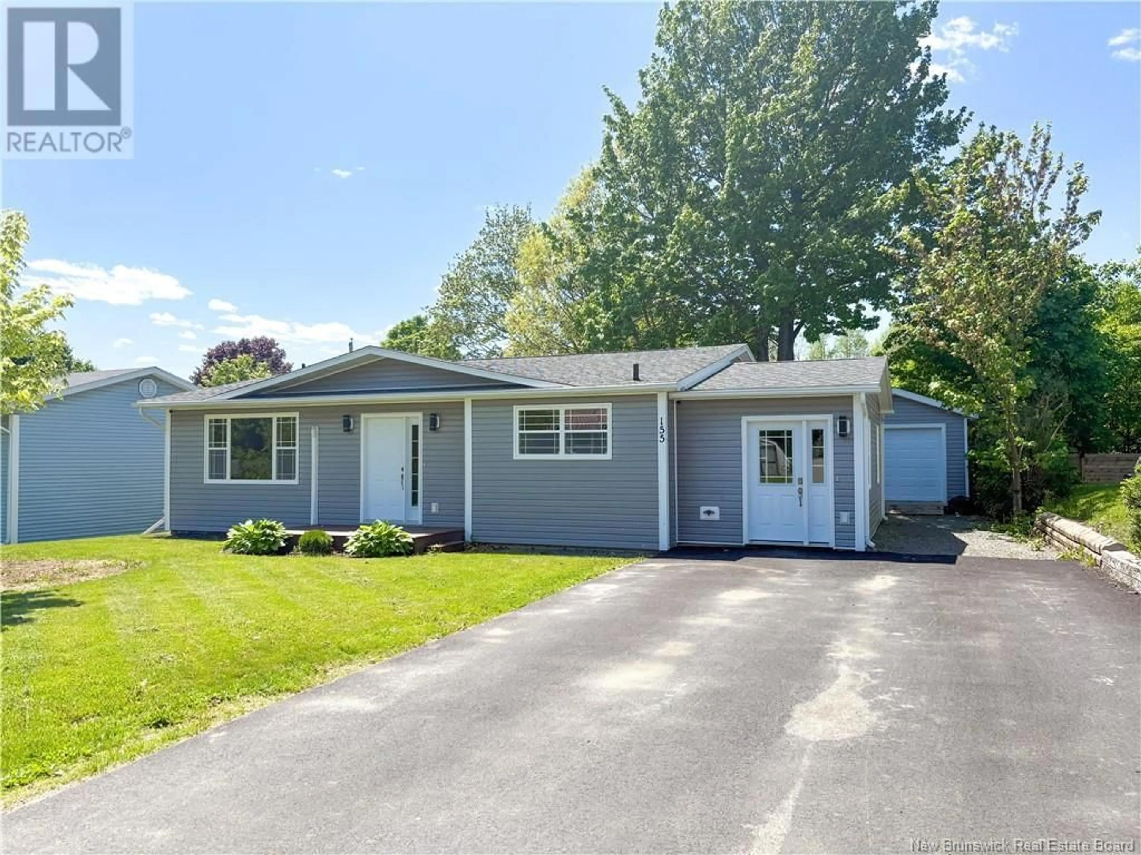 Home with vinyl exterior material, street for 155 ELIZABETH STREET, Woodstock New Brunswick E7M1P9