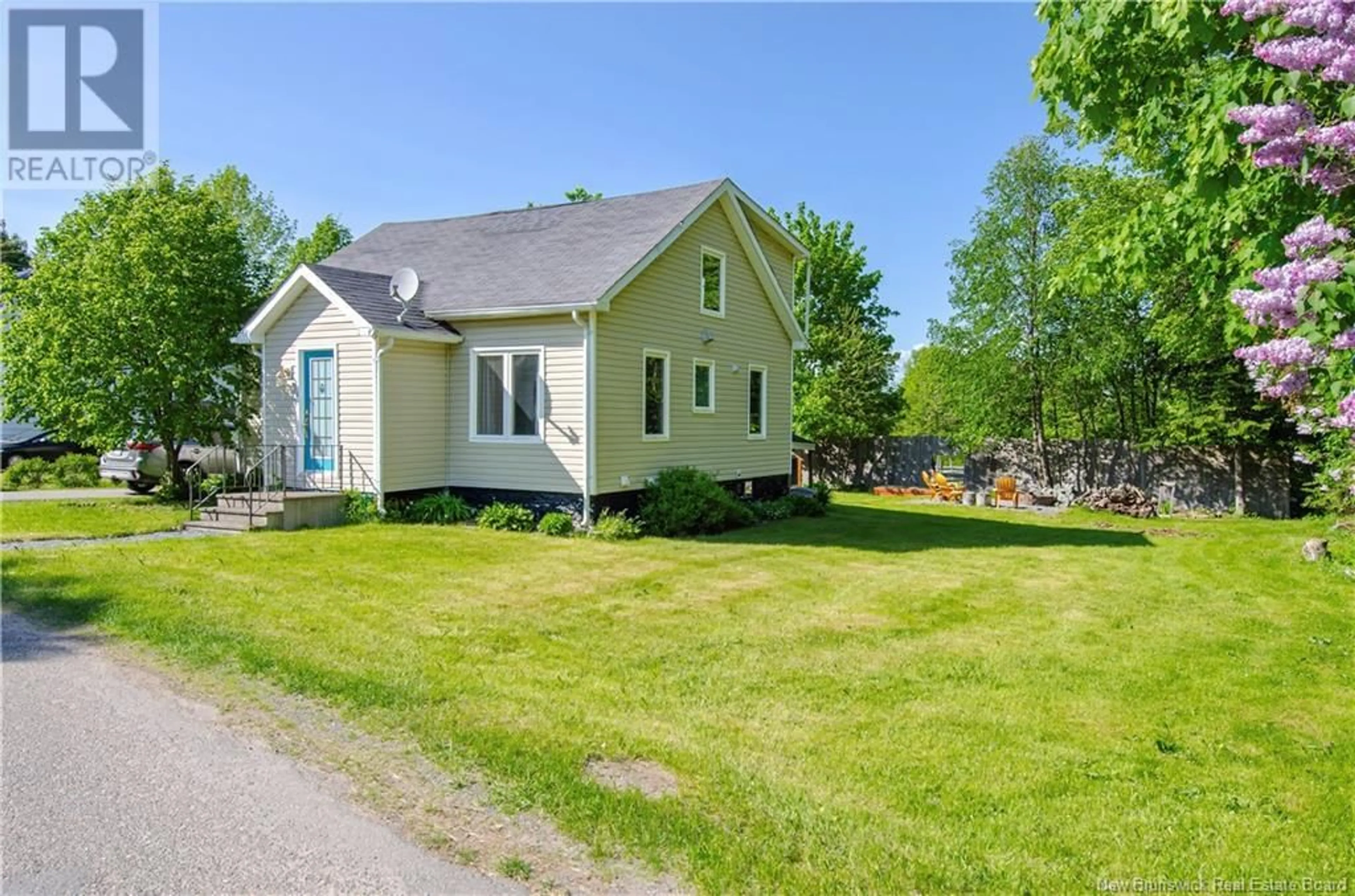 A pic from outside/outdoor area/front of a property/back of a property/a pic from drone, street for 47 CHURCH STREET, Hampton New Brunswick E5N5B2