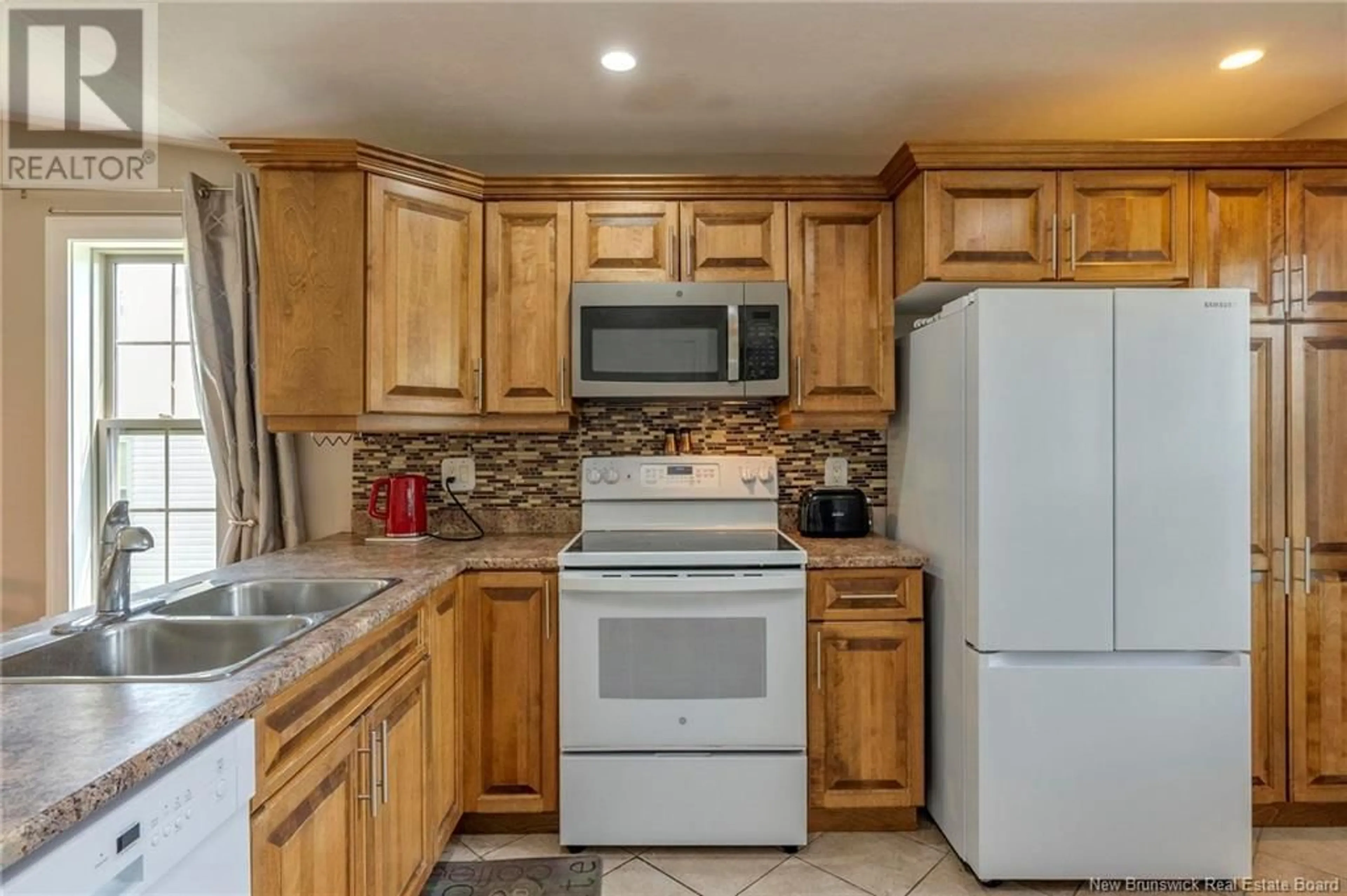 Standard kitchen, ceramic/tile floor for 72 COLBY CRESCENT, Moncton New Brunswick E1G5M3
