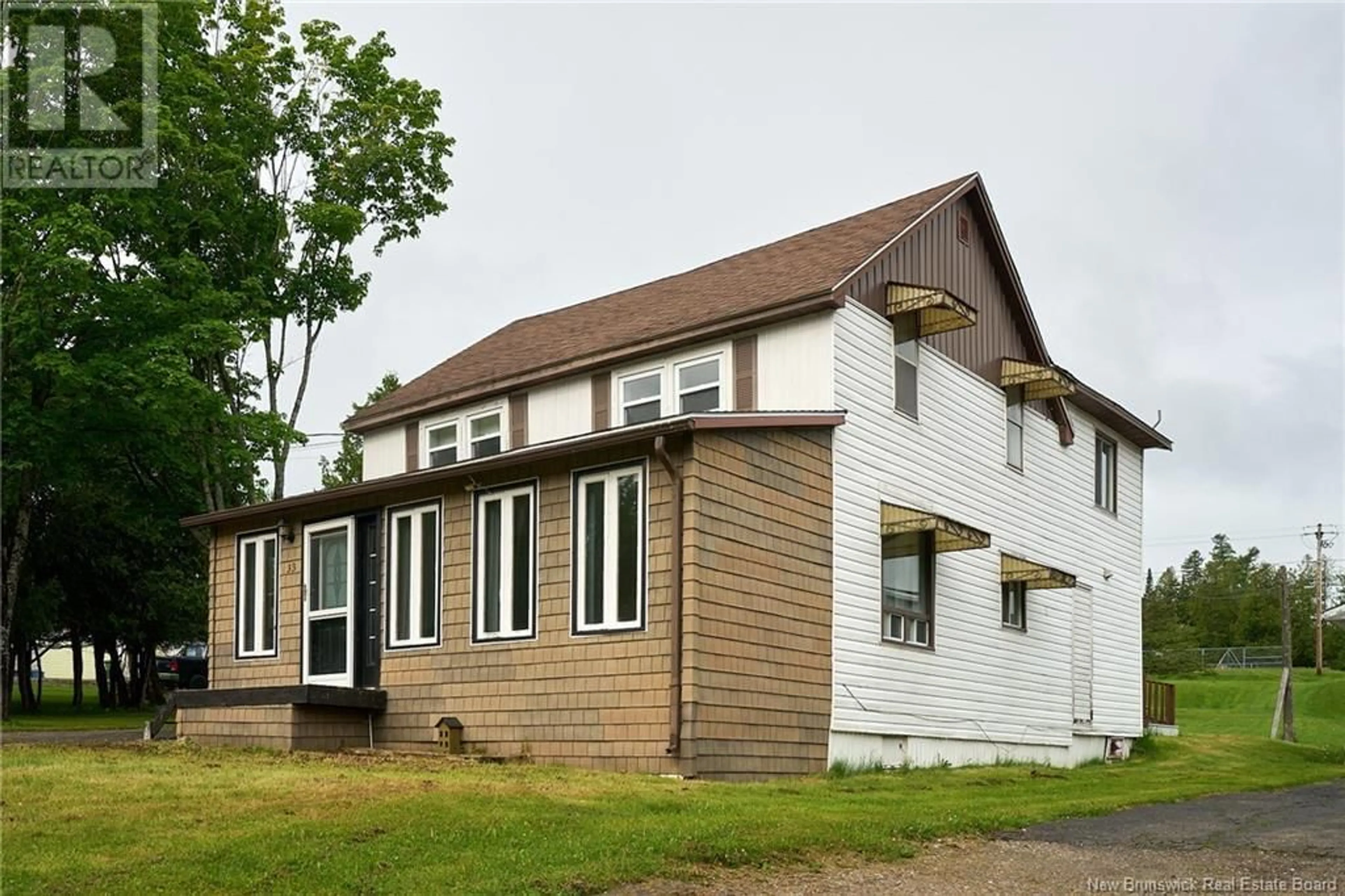 Home with vinyl exterior material, building for 33 ROULSTON AVENUE, Plaster Rock New Brunswick E7G2R3