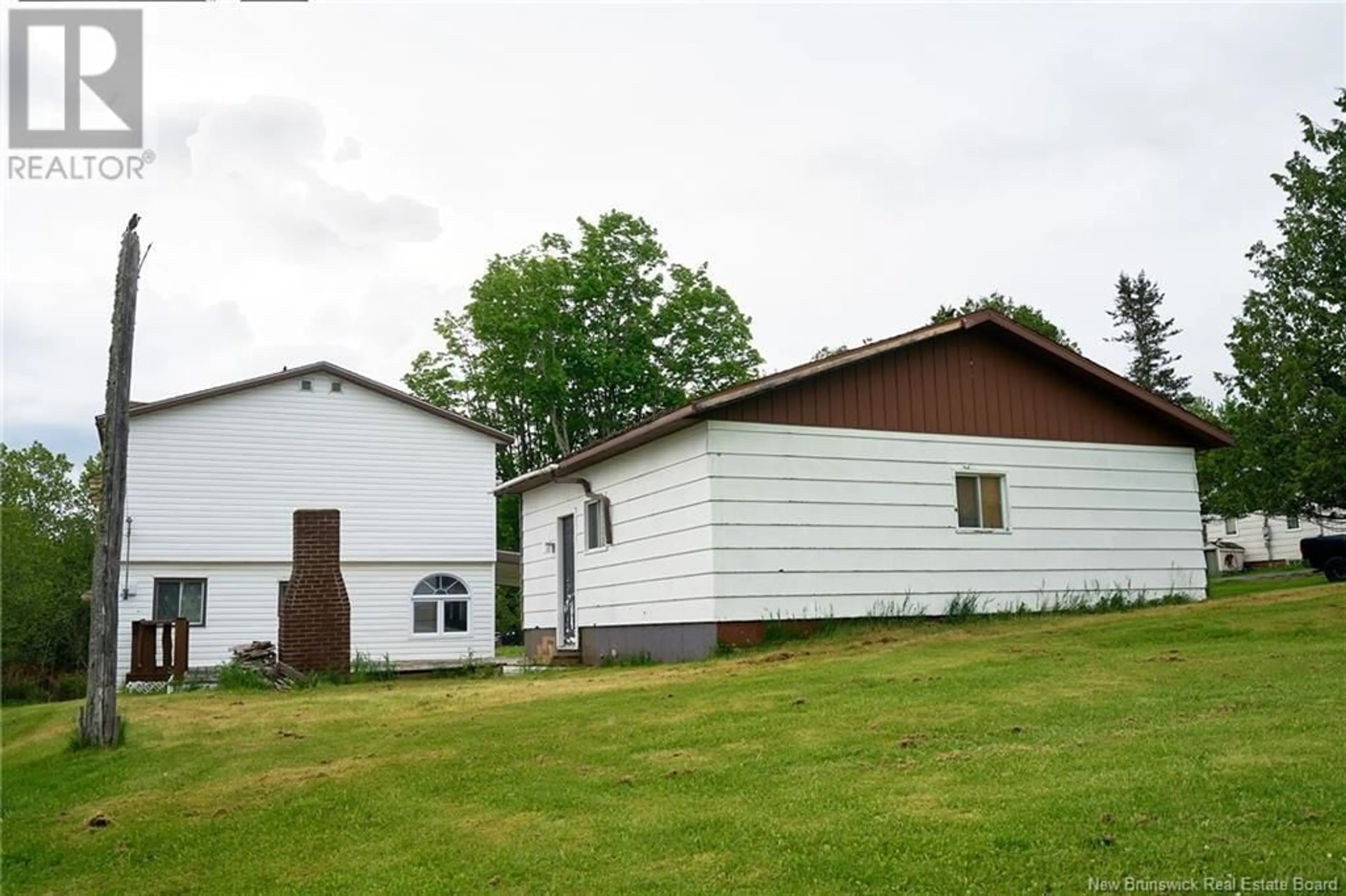 A pic from outside/outdoor area/front of a property/back of a property/a pic from drone, building for 33 ROULSTON AVENUE, Plaster Rock New Brunswick E7G2R3