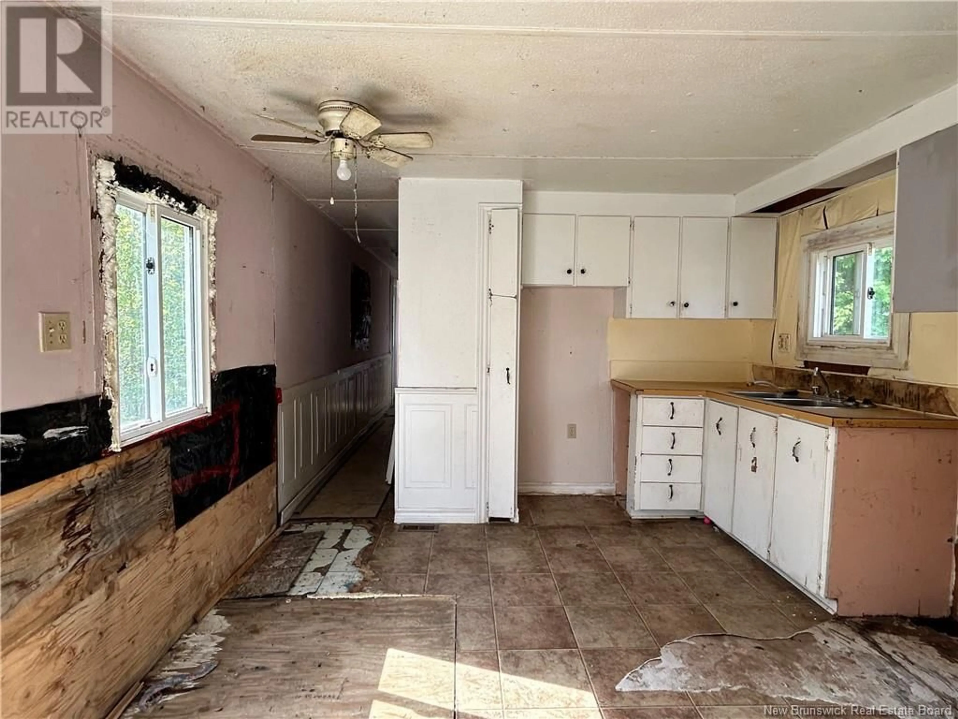A pic of a room for 5 LAKESIDE DRIVE, Miramichi New Brunswick E1N3G6