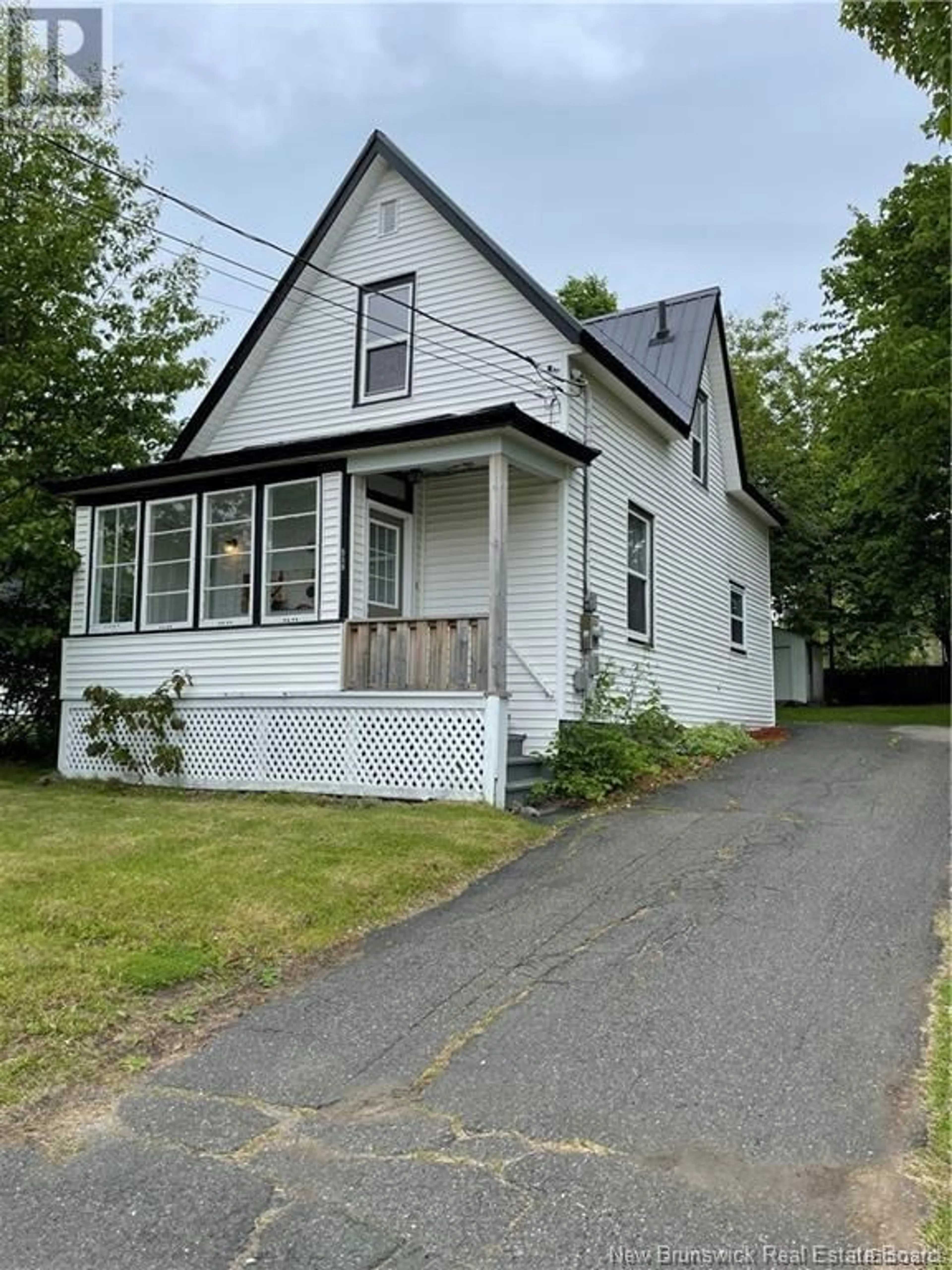 Home with vinyl exterior material, street for 519 KING GEORGE WAY, Miramichi New Brunswick E1V1M9