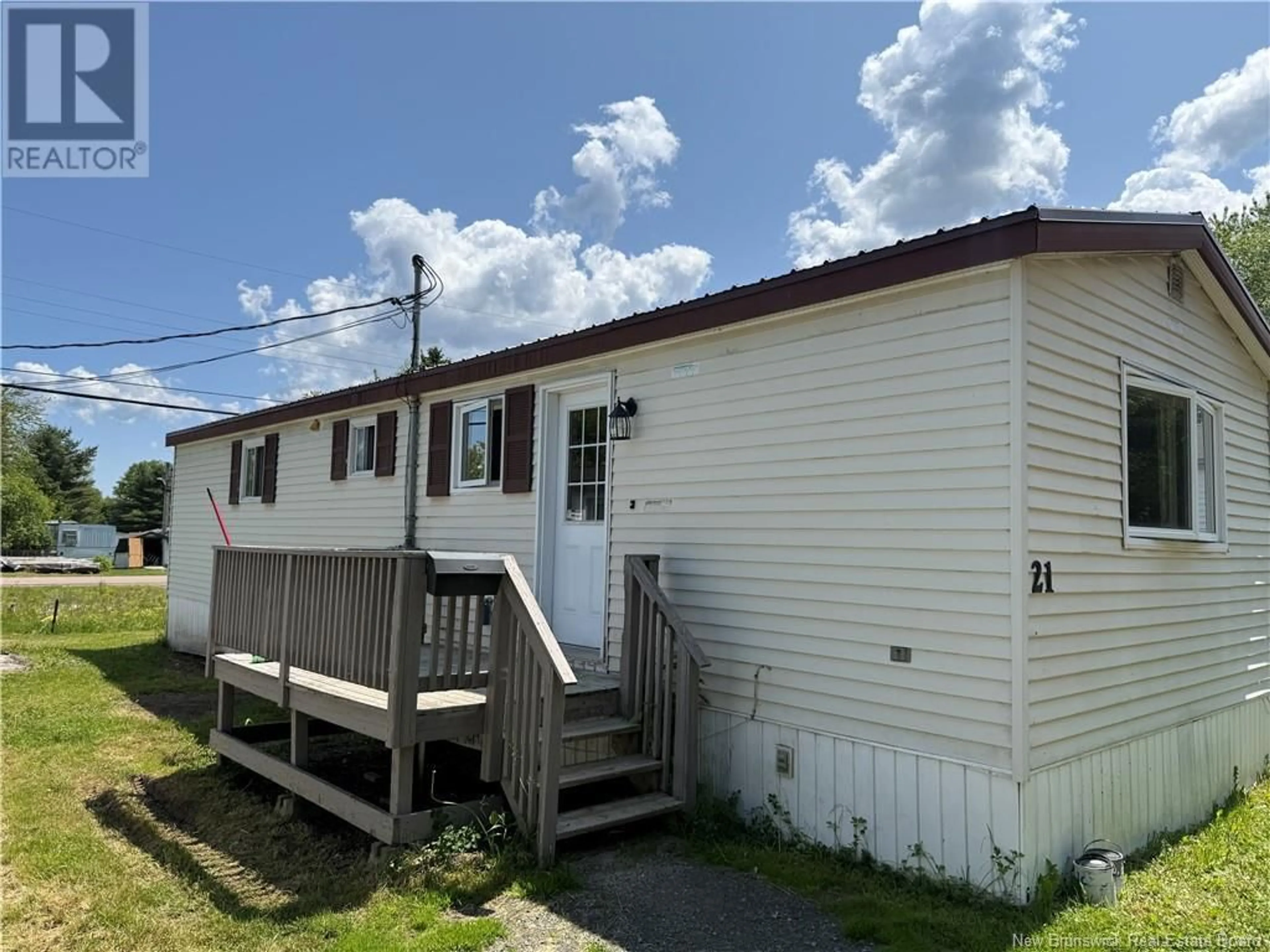 Home with vinyl exterior material, building for 21 ROCKET AVENUE, Moncton New Brunswick E1E2J2