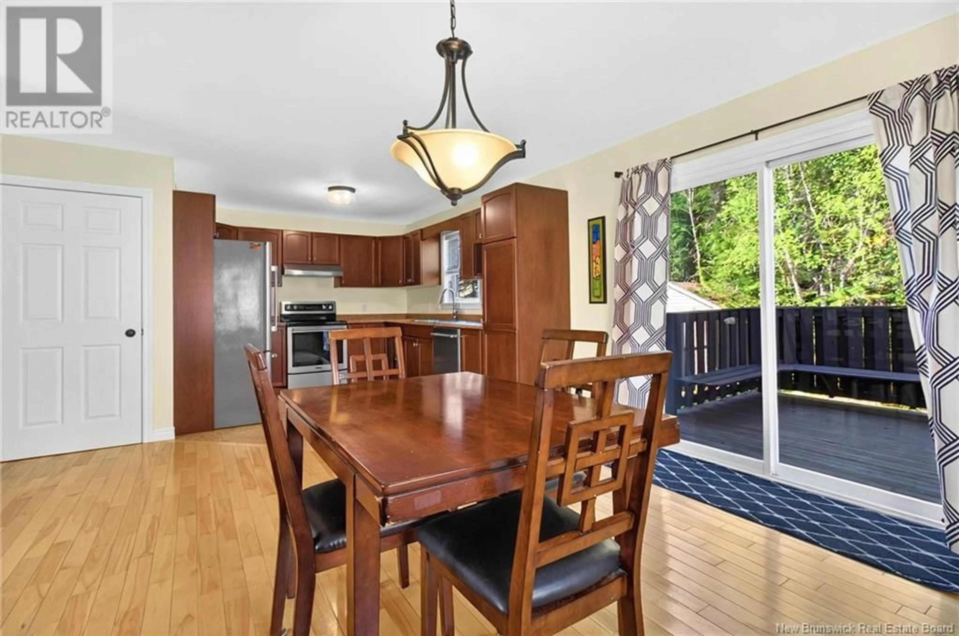 Dining room, wood/laminate floor for 124 FORTUNE, Dieppe New Brunswick E1A8T8