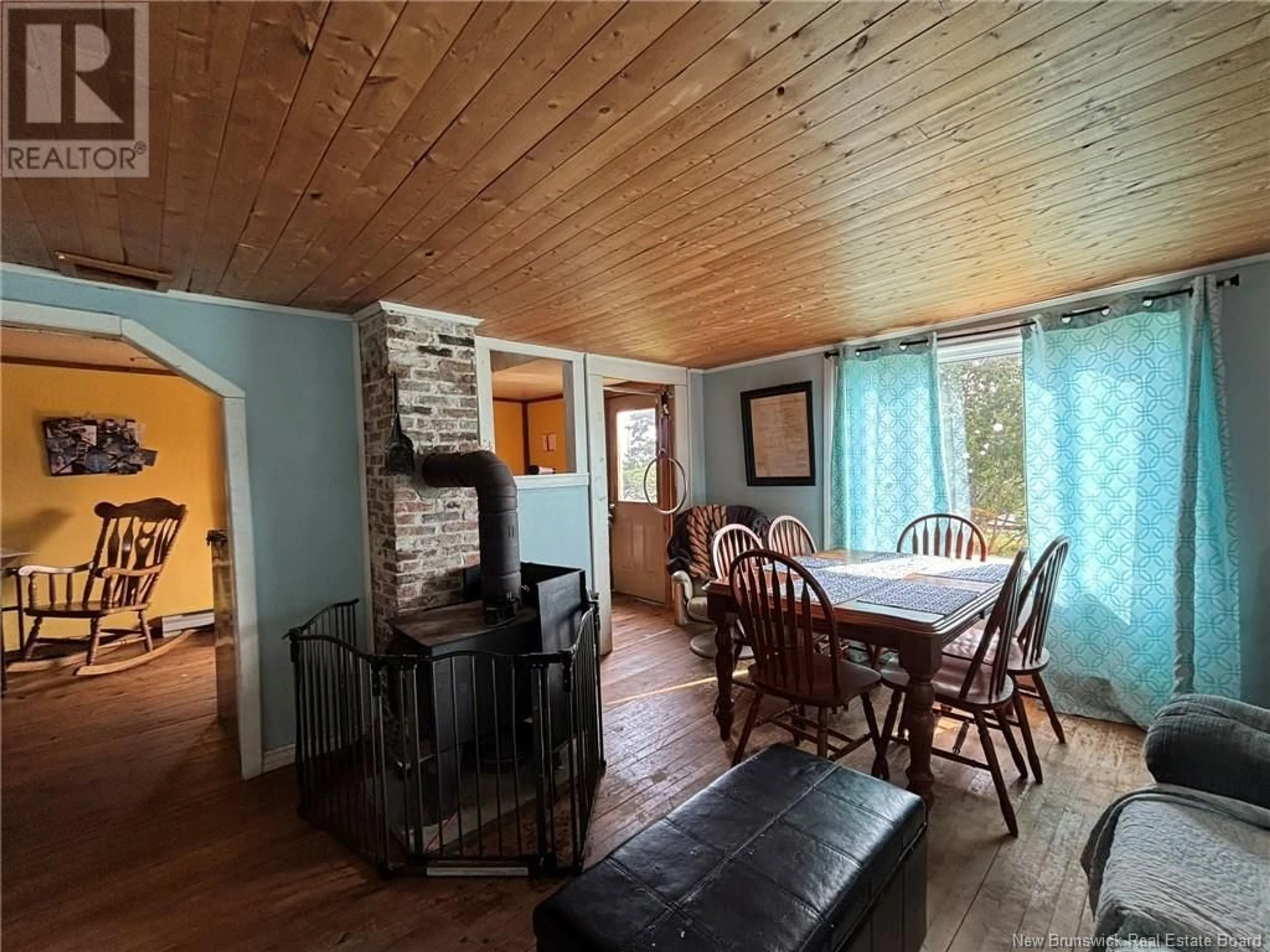 Dining room, wood/laminate floor for 500 ROUTE 776, Grand Manan New Brunswick E5G4K8