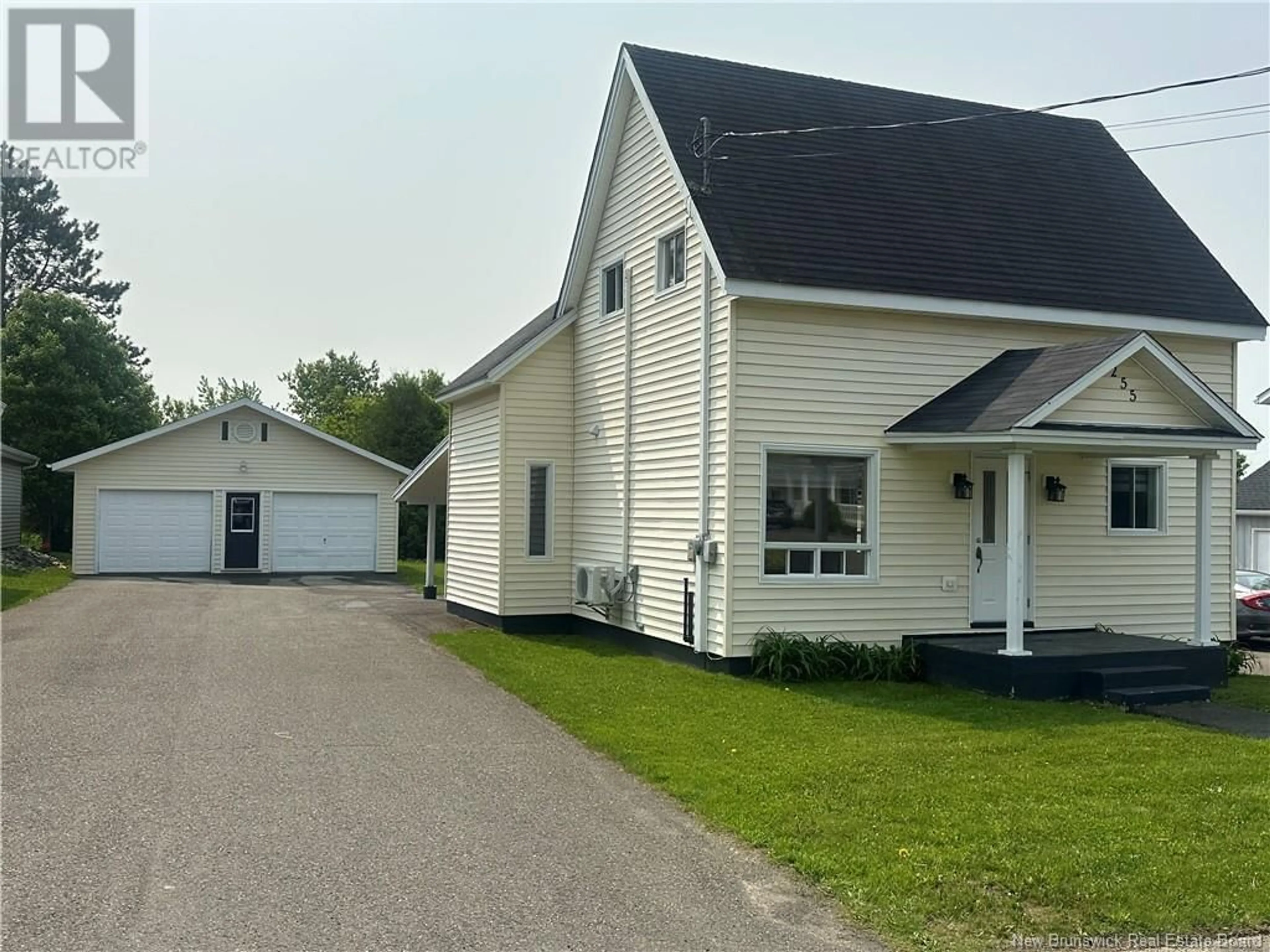 Home with vinyl exterior material, street for 255 BASIN STREET, Grand-Sault/Grand Falls New Brunswick E3Z2J2