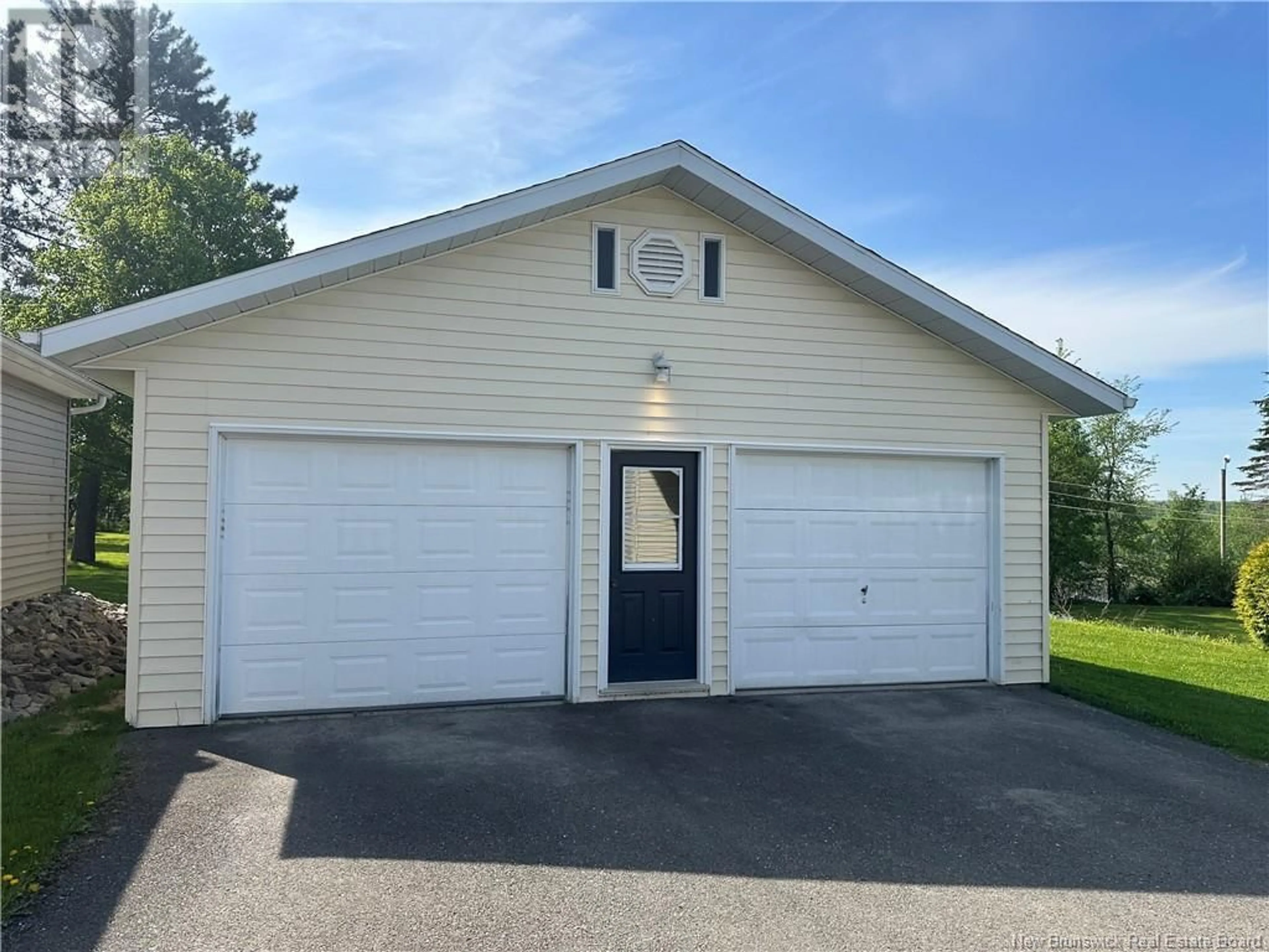 Indoor garage for 255 BASIN STREET, Grand-Sault/Grand Falls New Brunswick E3Z2J2