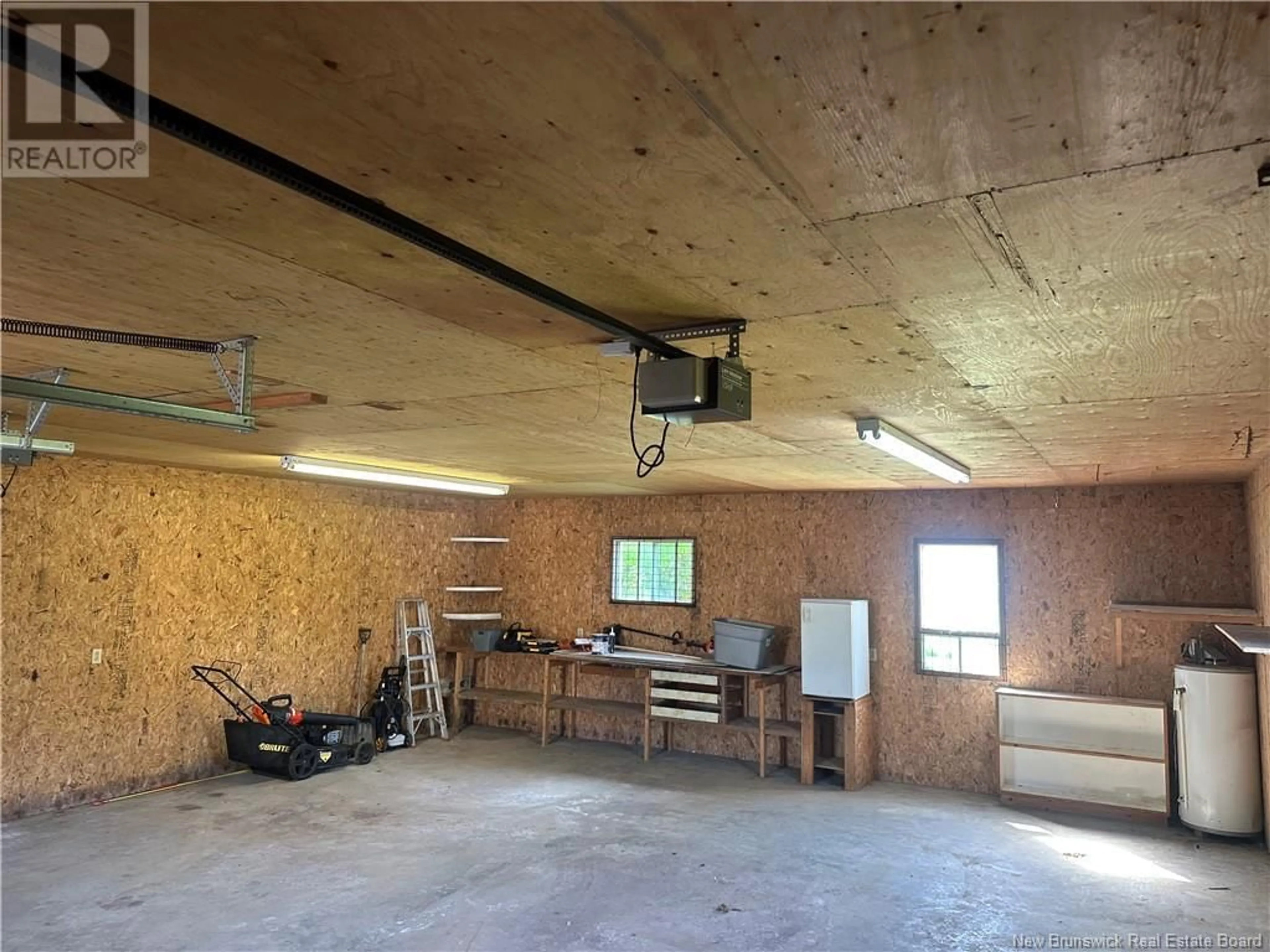 Indoor garage for 255 BASIN STREET, Grand-Sault/Grand Falls New Brunswick E3Z2J2