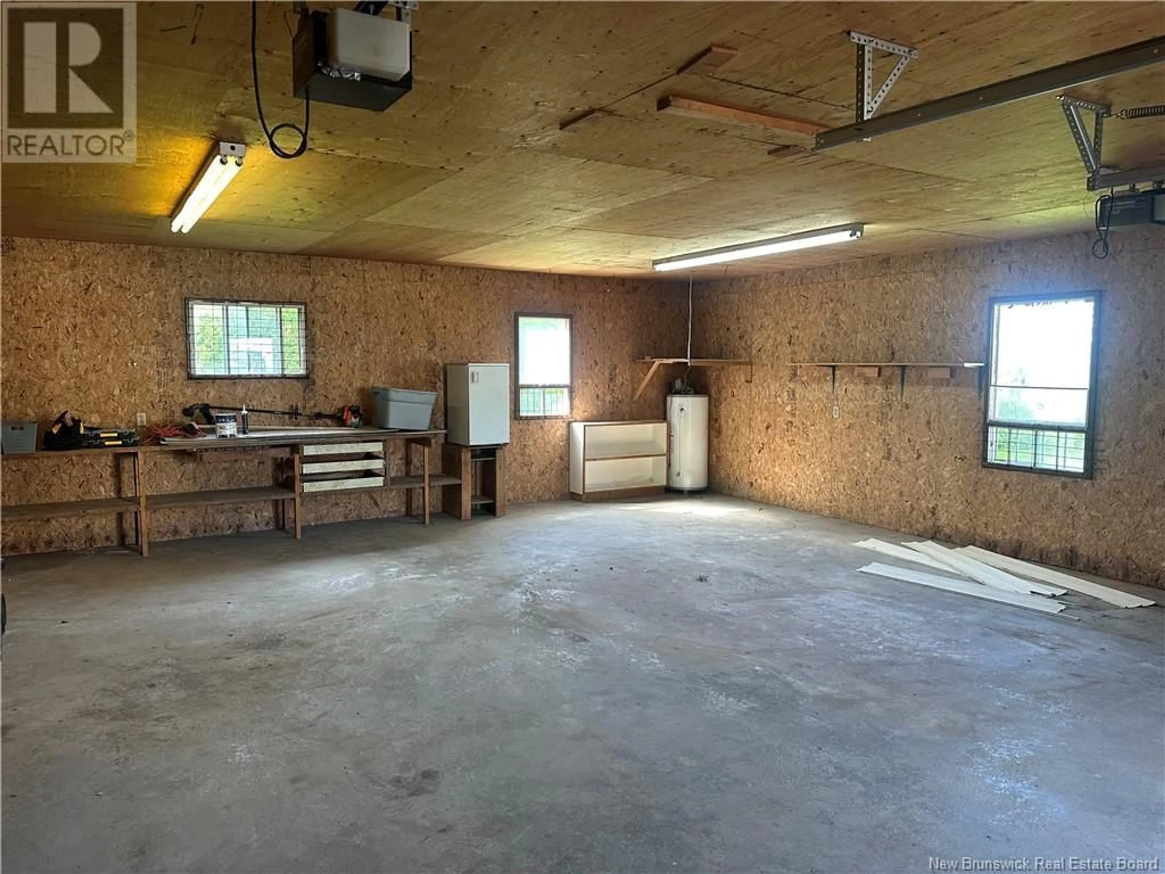 Indoor garage for 255 BASIN STREET, Grand-Sault/Grand Falls New Brunswick E3Z2J2