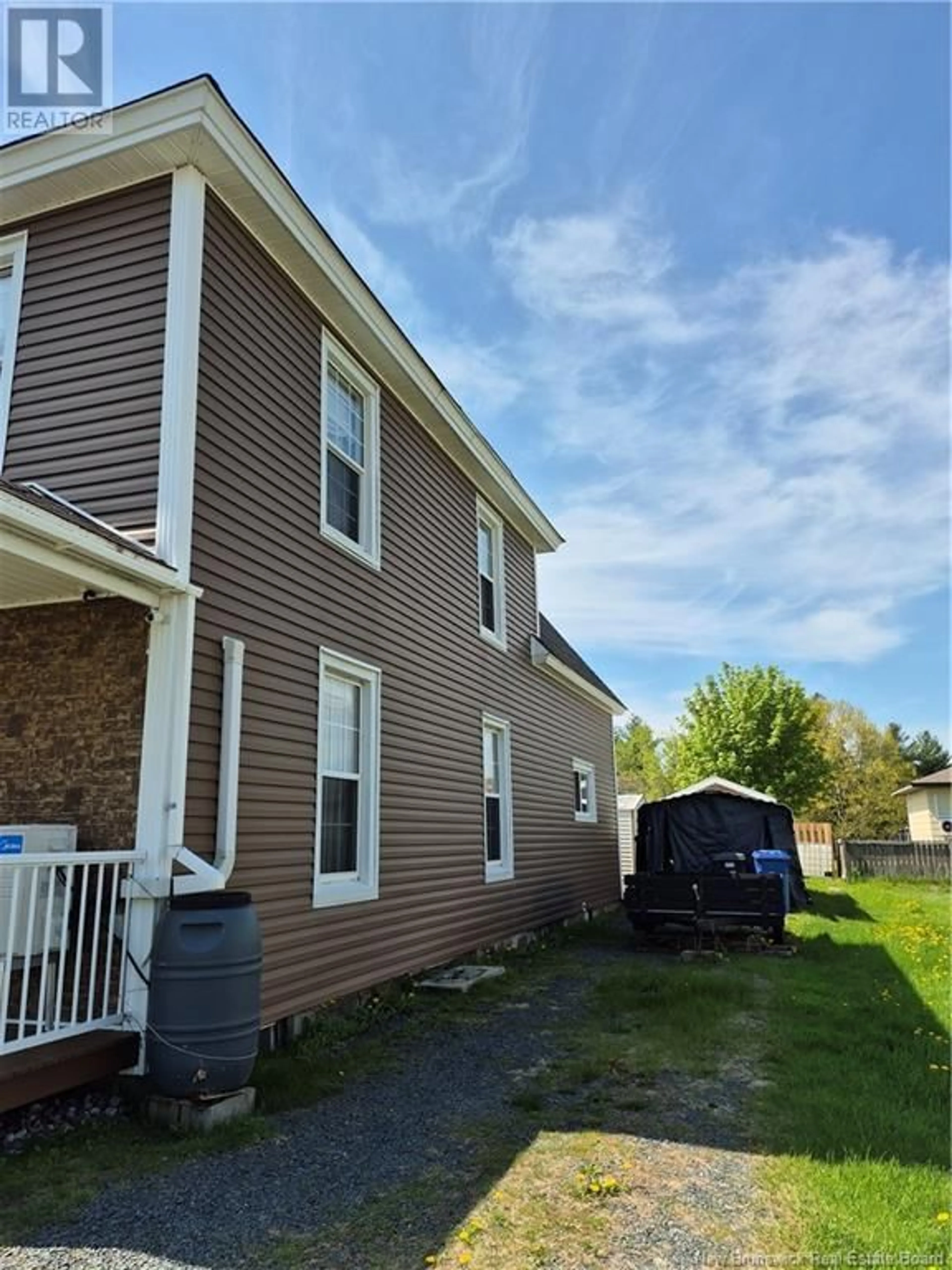 Home with vinyl exterior material, building for 66 JOHN STREET, Miramichi New Brunswick E1N2X5