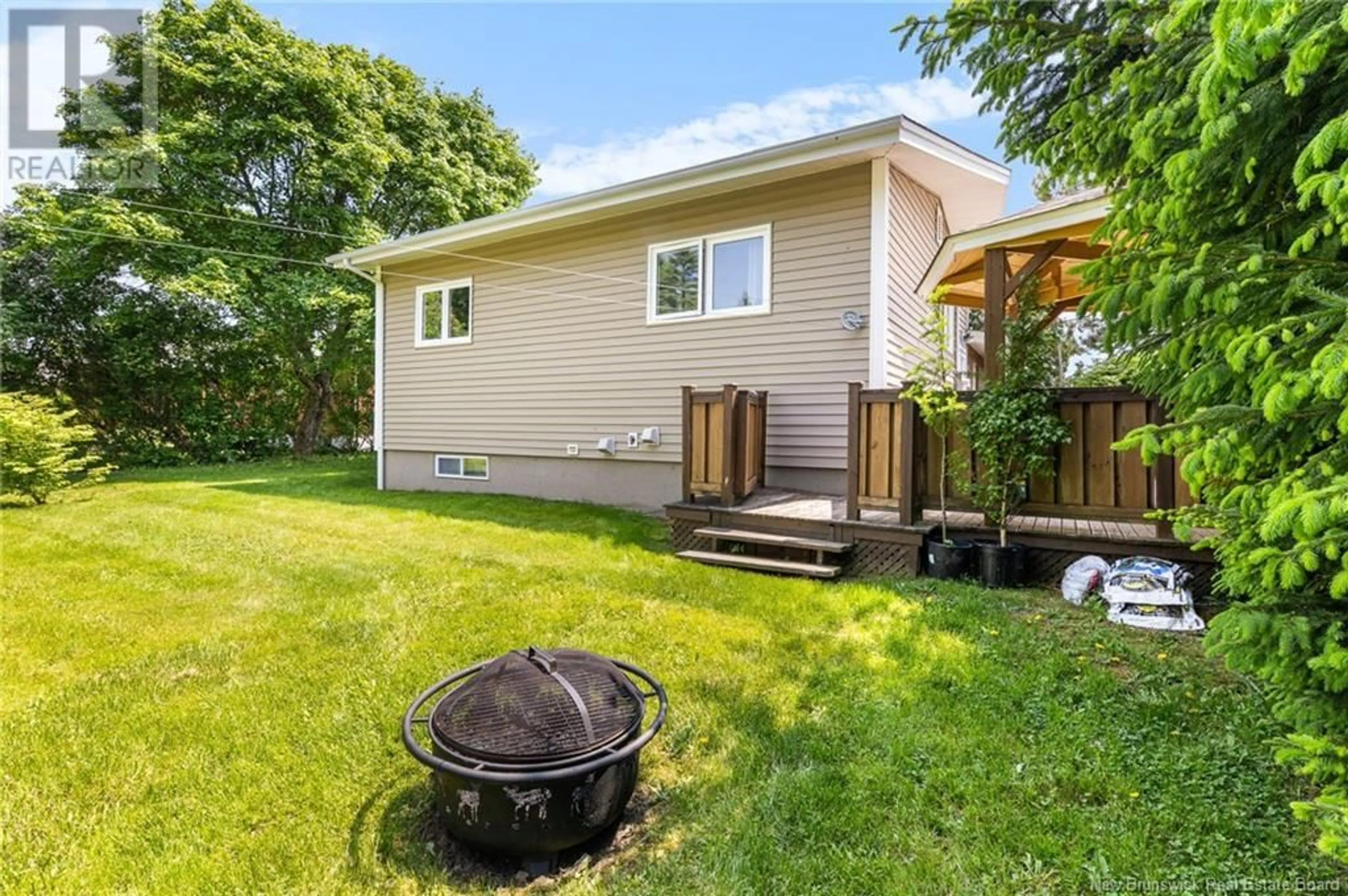 Patio, street for 103 GLENWOOD, Moncton New Brunswick E1A2M8