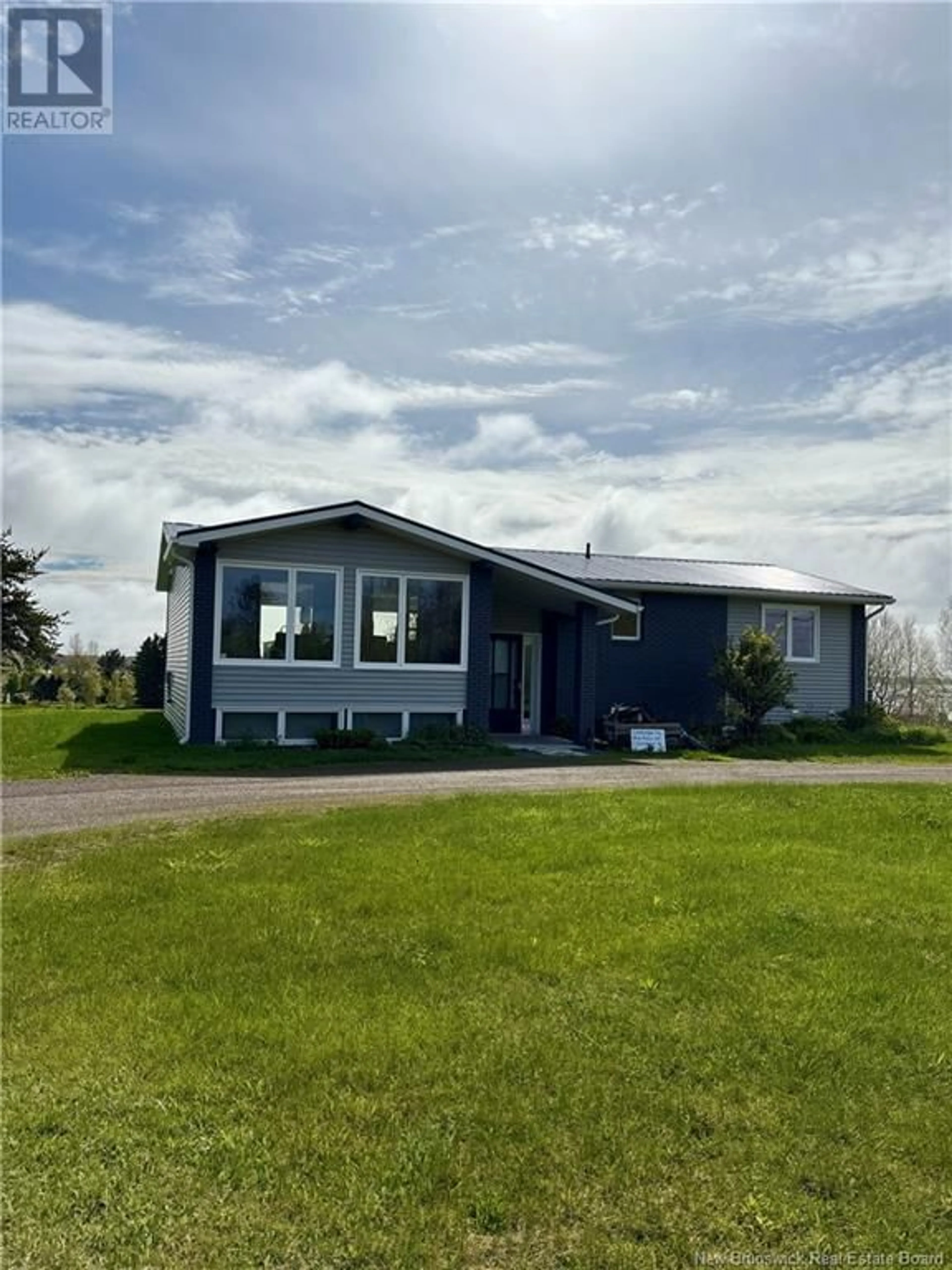 Home with vinyl exterior material, building for 2710 ROUTE 535, Cocagne New Brunswick E4R3E1