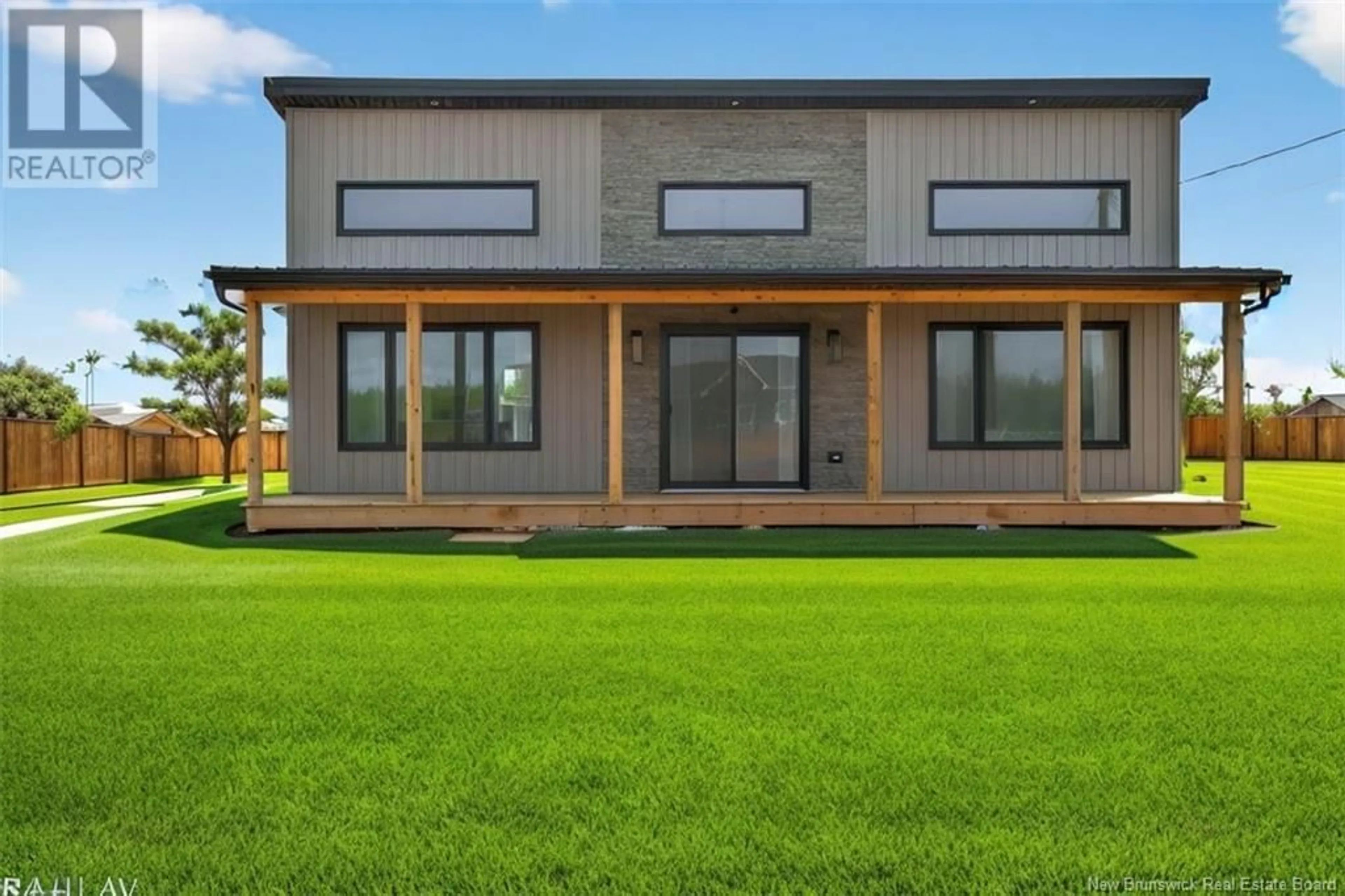 Home with vinyl exterior material, building for 22 BEDECHE STREET, Cap-Pelé New Brunswick E4N0G1