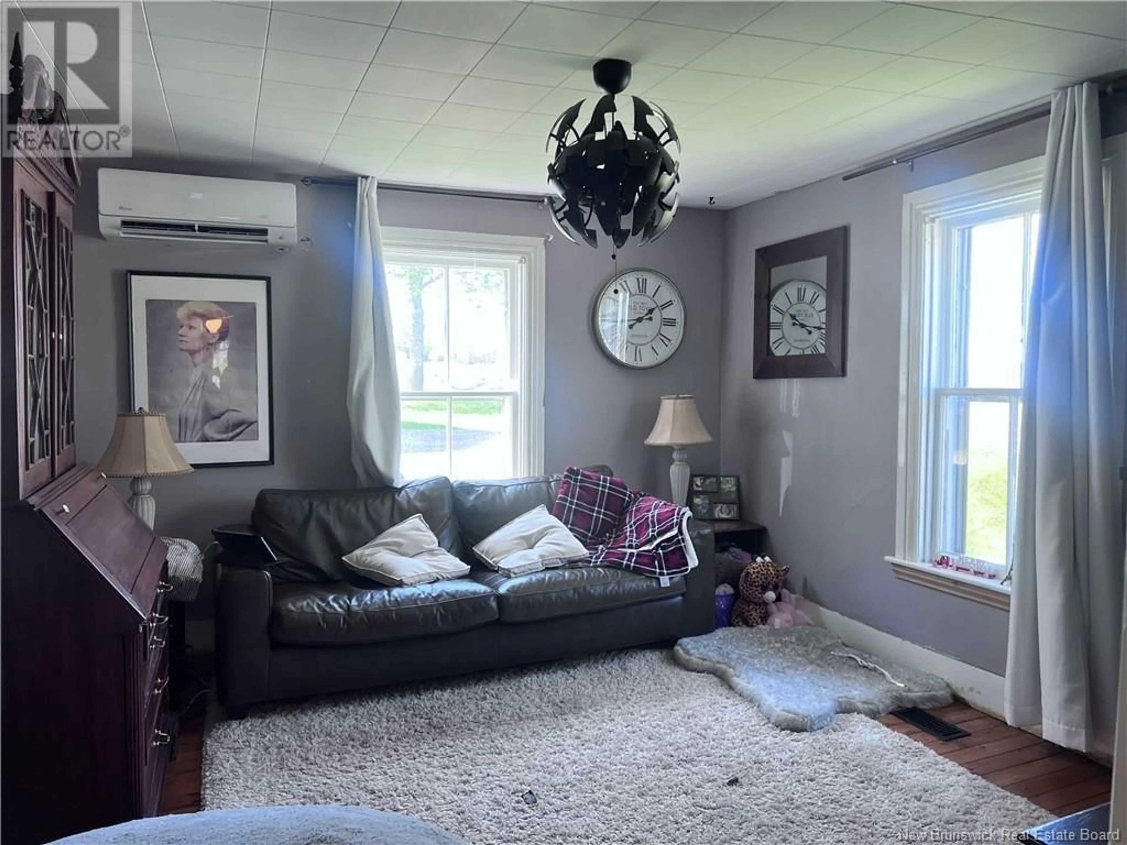 Living room with furniture, unknown for 265 PRÉ-D'EN-HAUT STREET, Pre d'en Haut New Brunswick E4K1K4