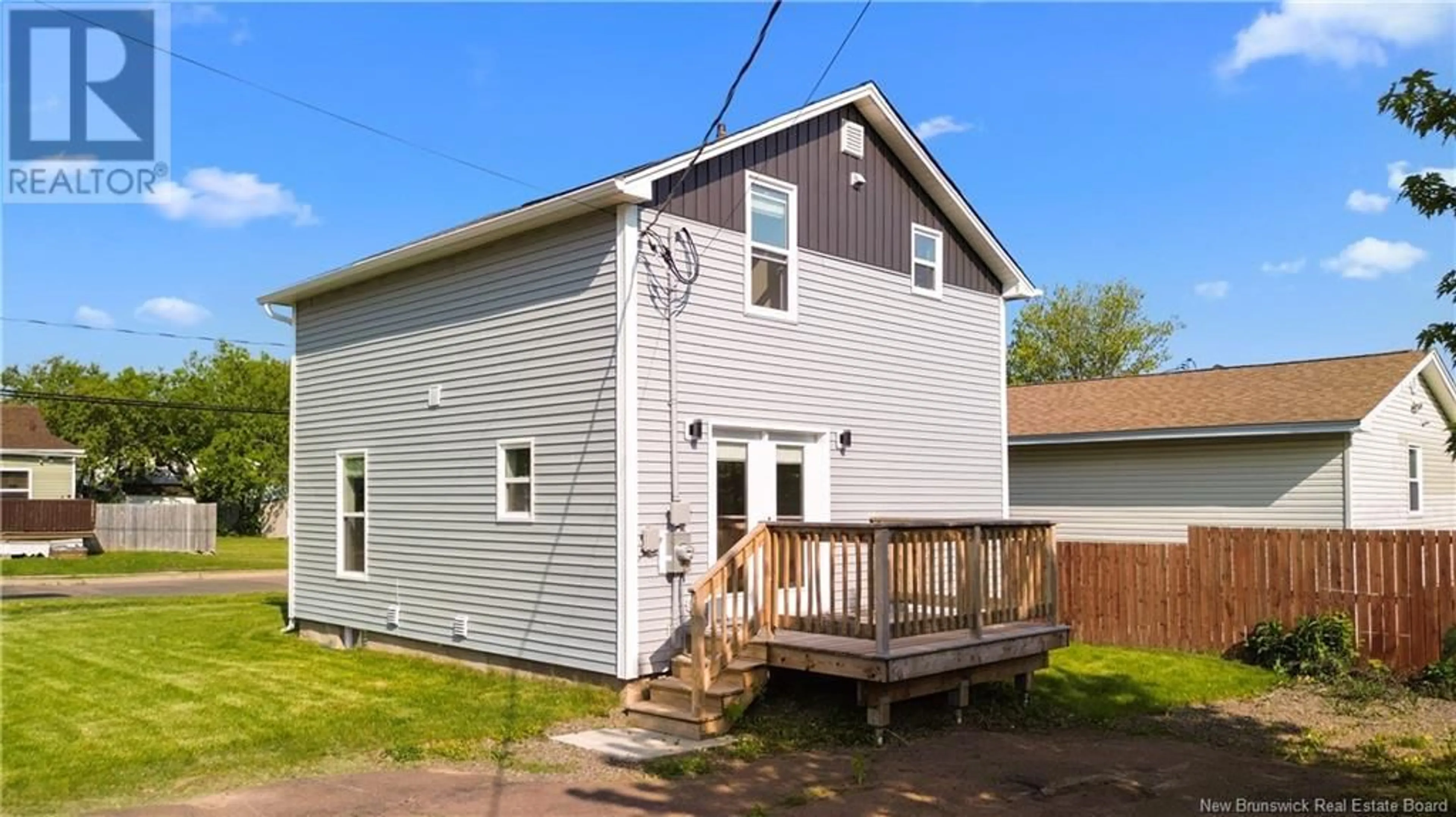 Home with vinyl exterior material, building for 133 CHURCHILL STREET, Moncton New Brunswick E1C7J6