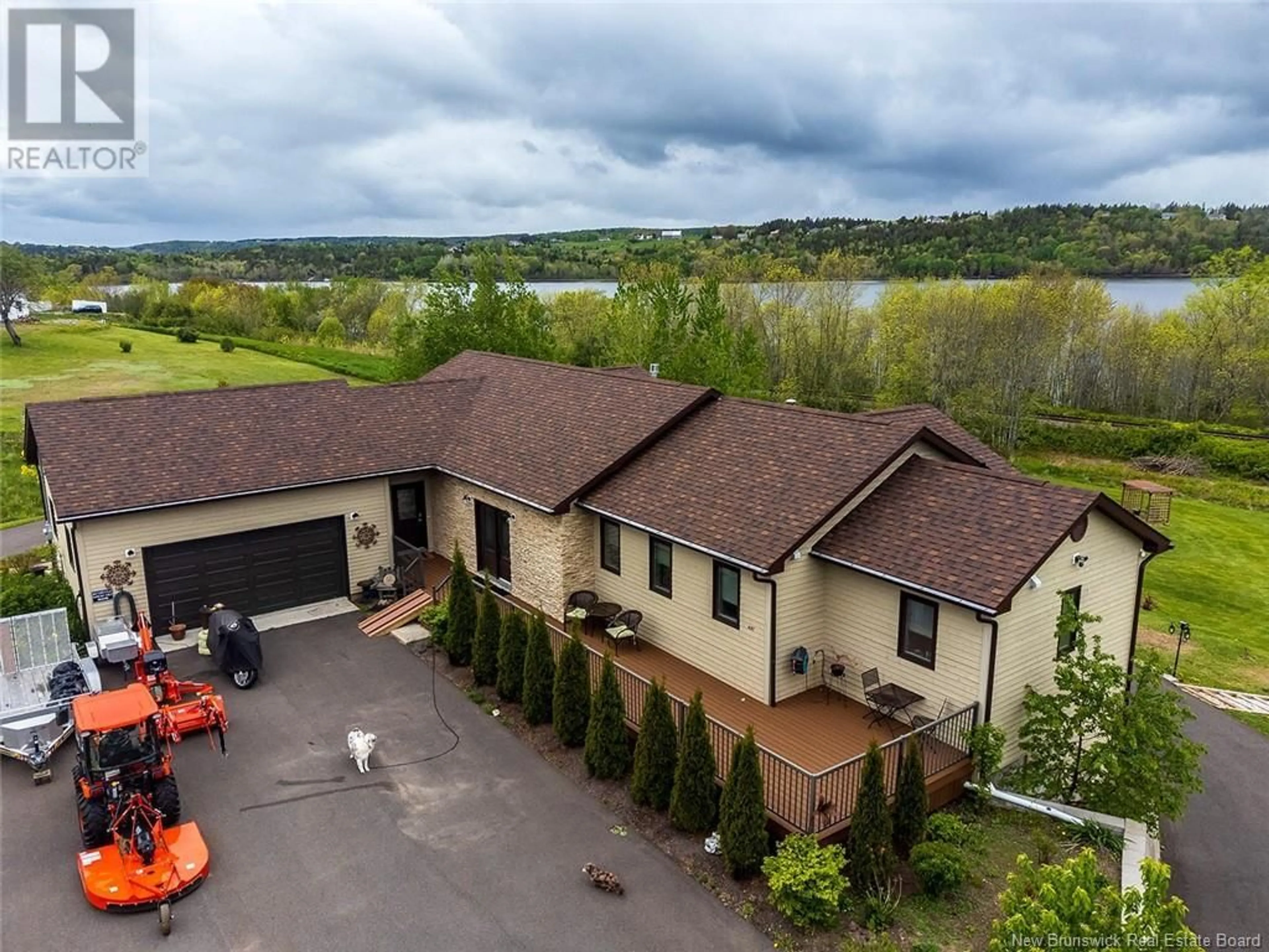 A pic from outside/outdoor area/front of a property/back of a property/a pic from drone, building for 487 ROUTE 100, Nauwigewauk New Brunswick E5N6Z7