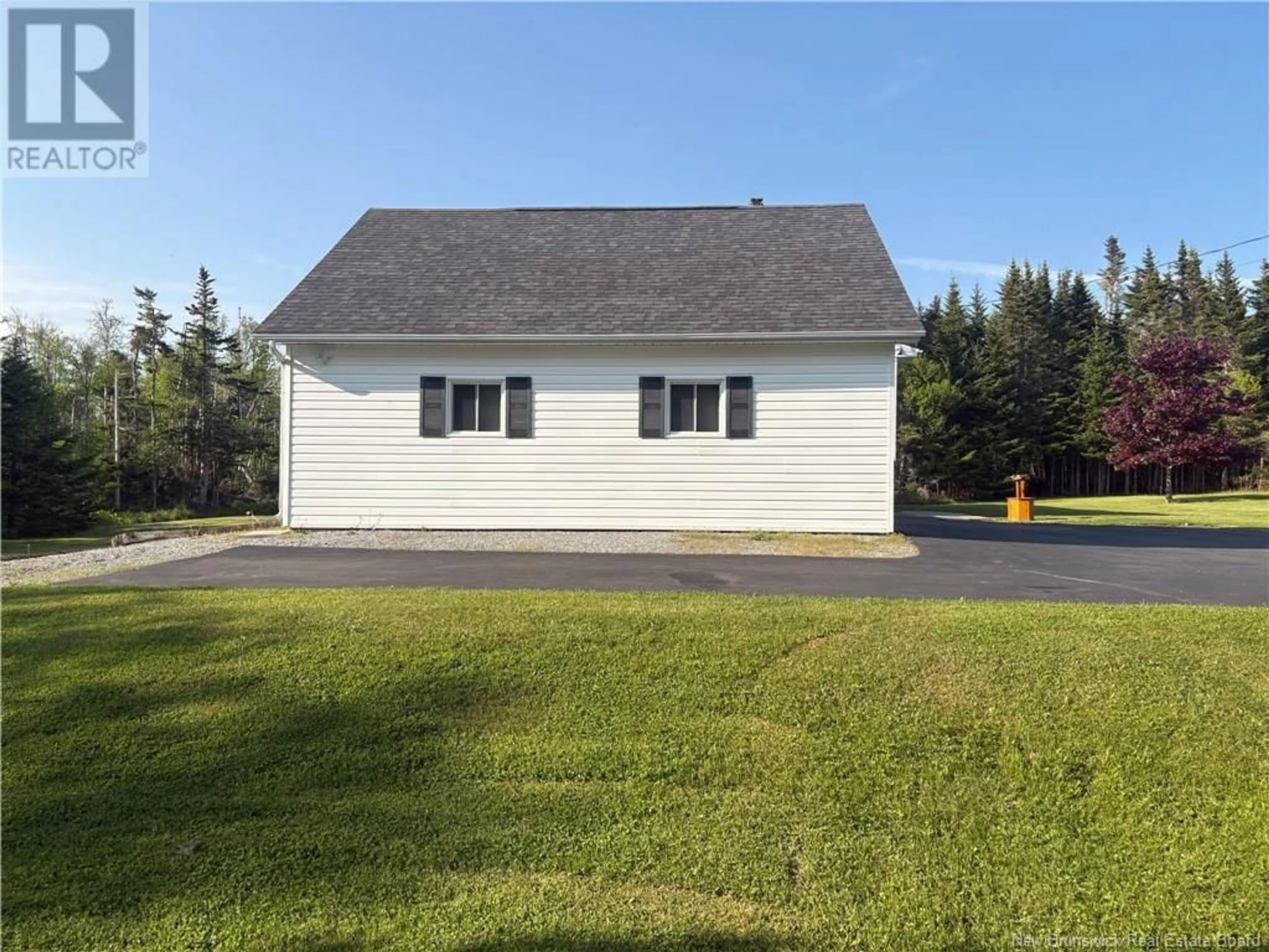 Home with vinyl exterior material, unknown for 68 RIDGE ROAD, Maces Bay New Brunswick E5J1V4