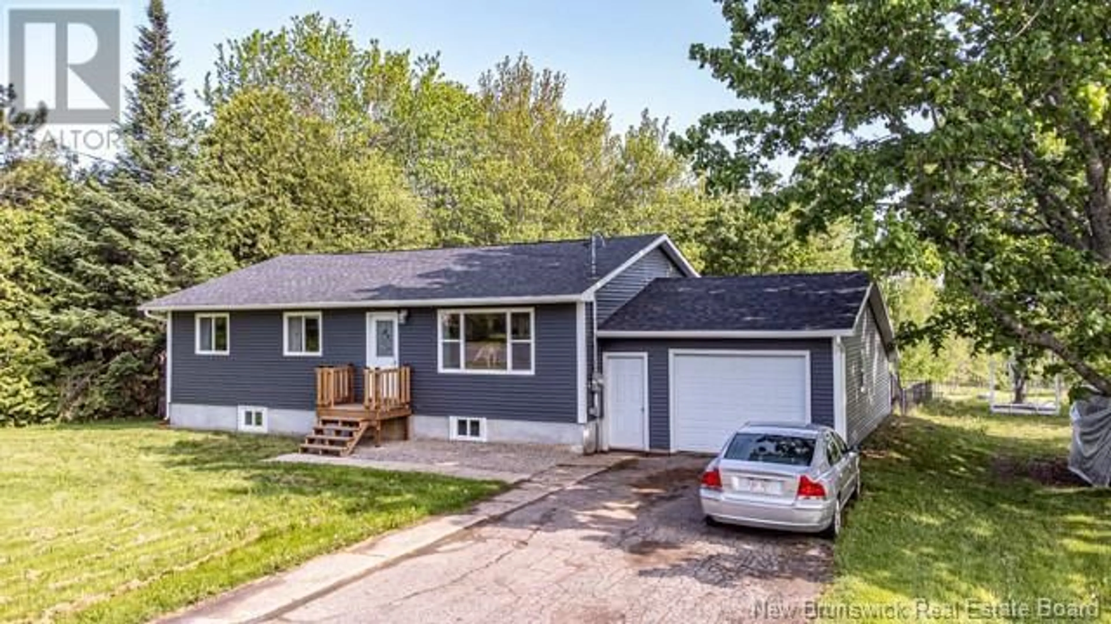 Home with vinyl exterior material, street for 102 - 243 NEW BRUNSWICK, Burton New Brunswick E2V3B2