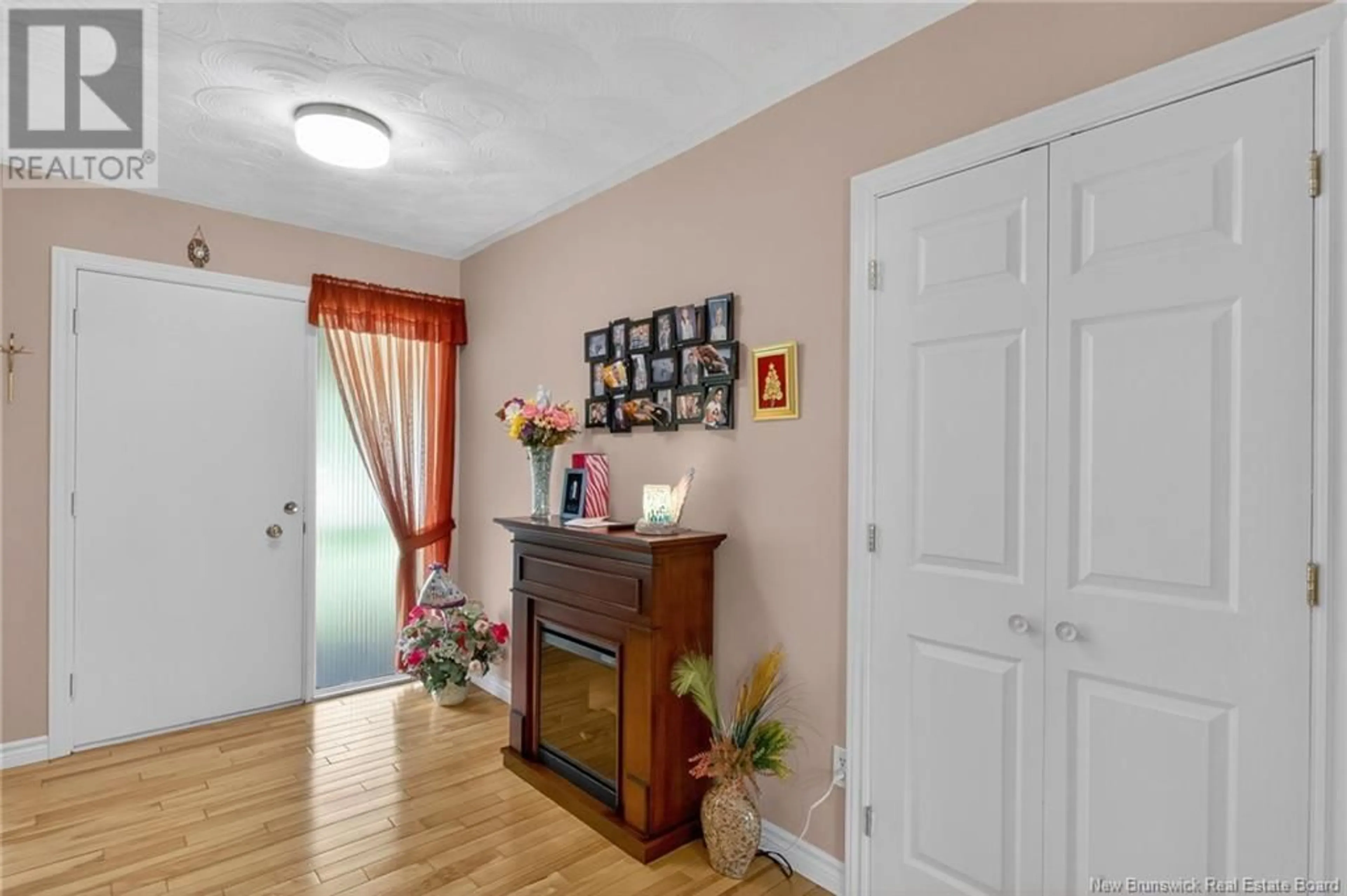 Indoor entryway for 52 ACADIE STREET, Bouctouche New Brunswick E4S2T2