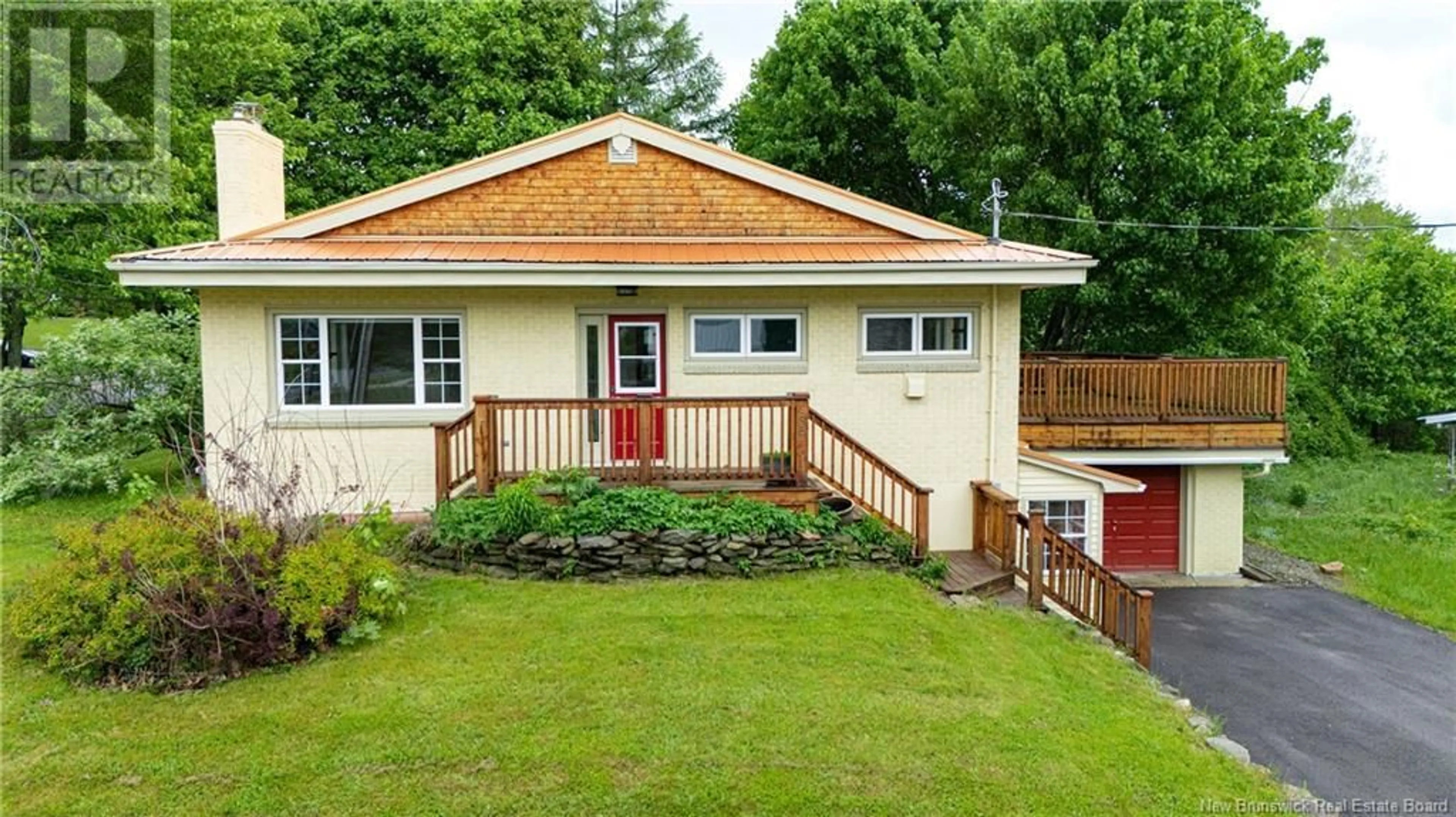 Home with vinyl exterior material, street for 897 YORK STREET, Fredericton New Brunswick E3B3R9