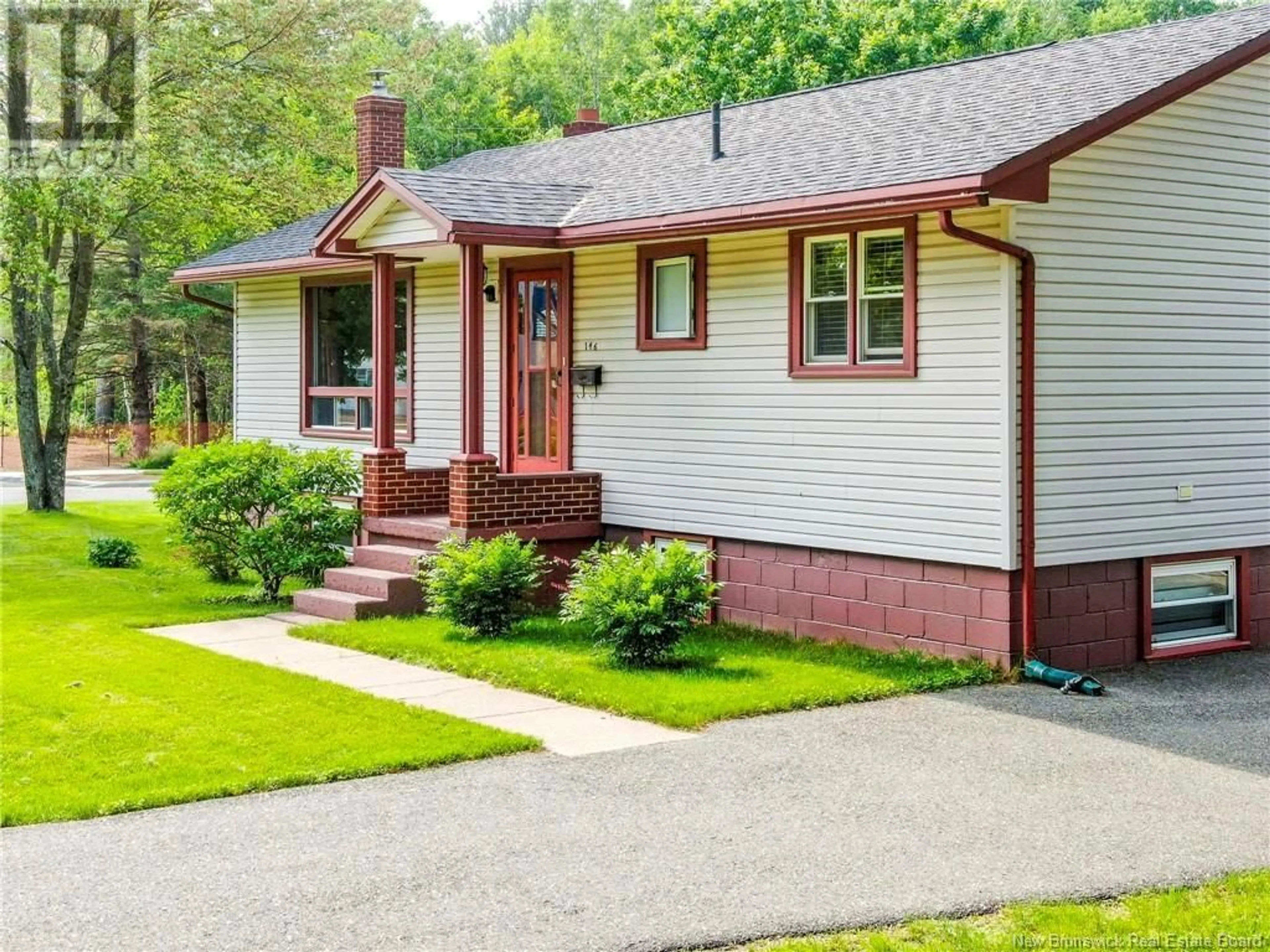 Home with vinyl exterior material, street for 146 HEMLOCK AVENUE, Fredericton New Brunswick E3A1H1