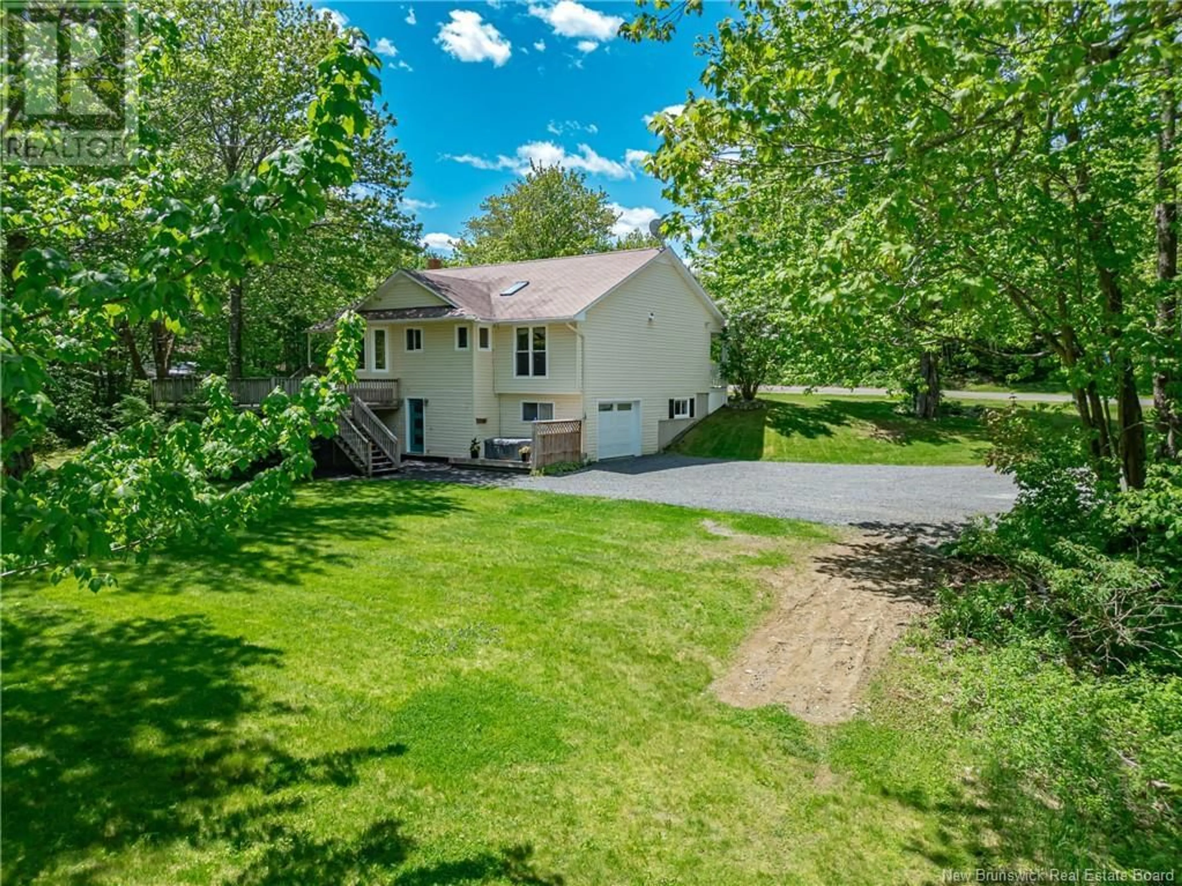 A pic from outside/outdoor area/front of a property/back of a property/a pic from drone, street for 45 BROMLEY AVENUE, Hanwell New Brunswick E3C1M8