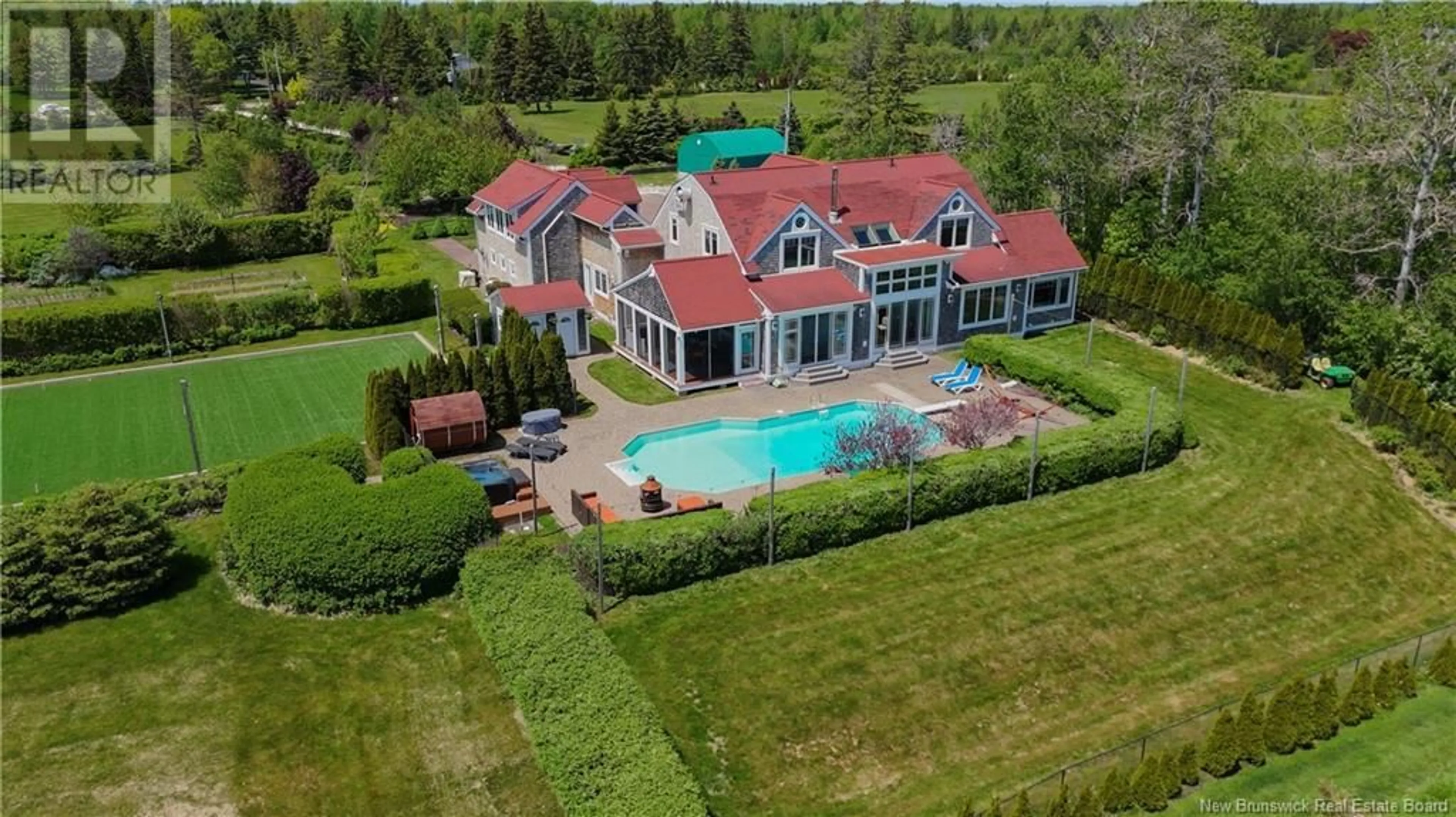 A pic from outside/outdoor area/front of a property/back of a property/a pic from drone, water/lake/river/ocean view for 3482 ROUTE 134, Shediac New Brunswick E4P3J4
