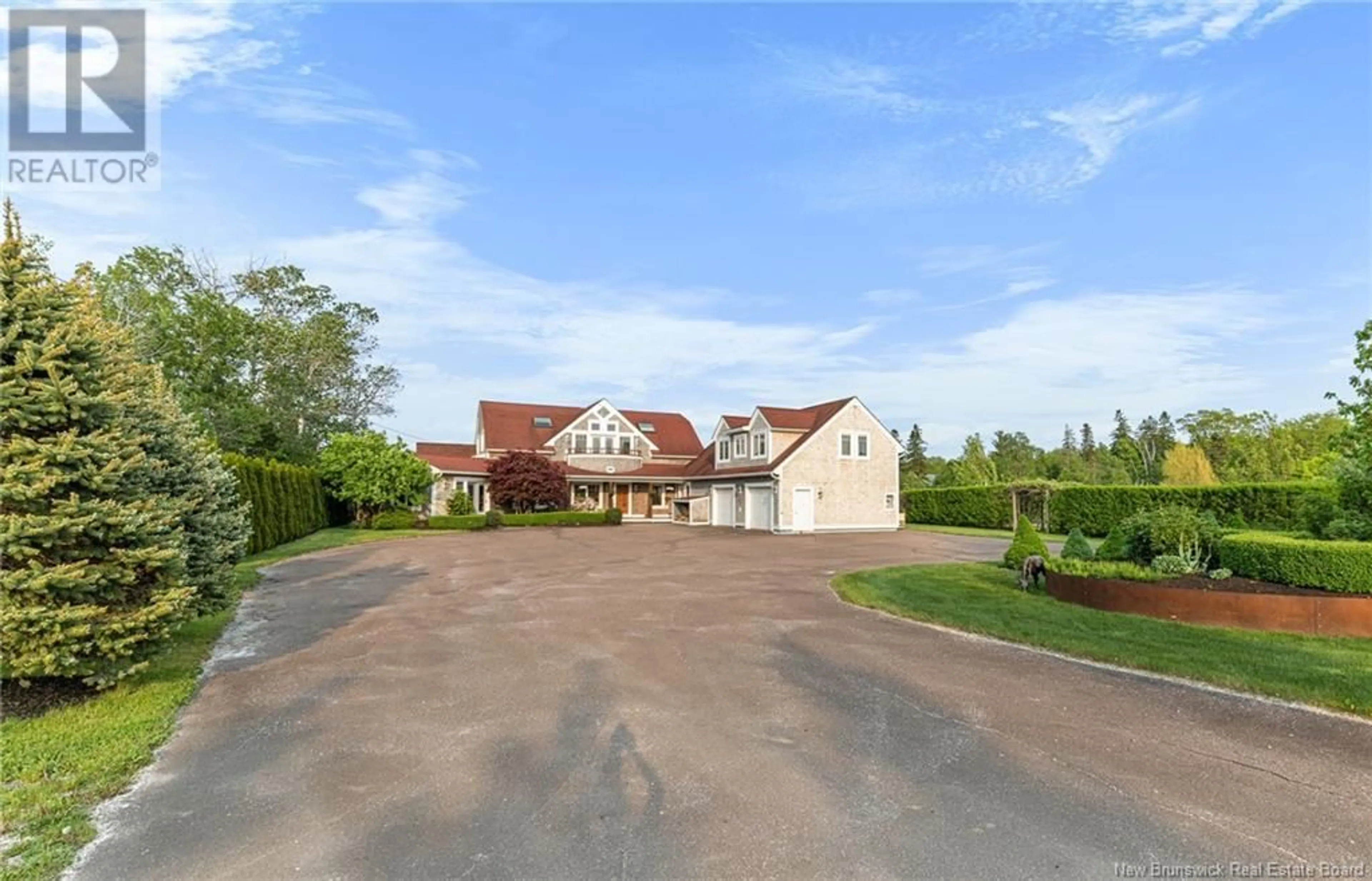 A pic from outside/outdoor area/front of a property/back of a property/a pic from drone, street for 3482 ROUTE 134, Shediac New Brunswick E4P3J4
