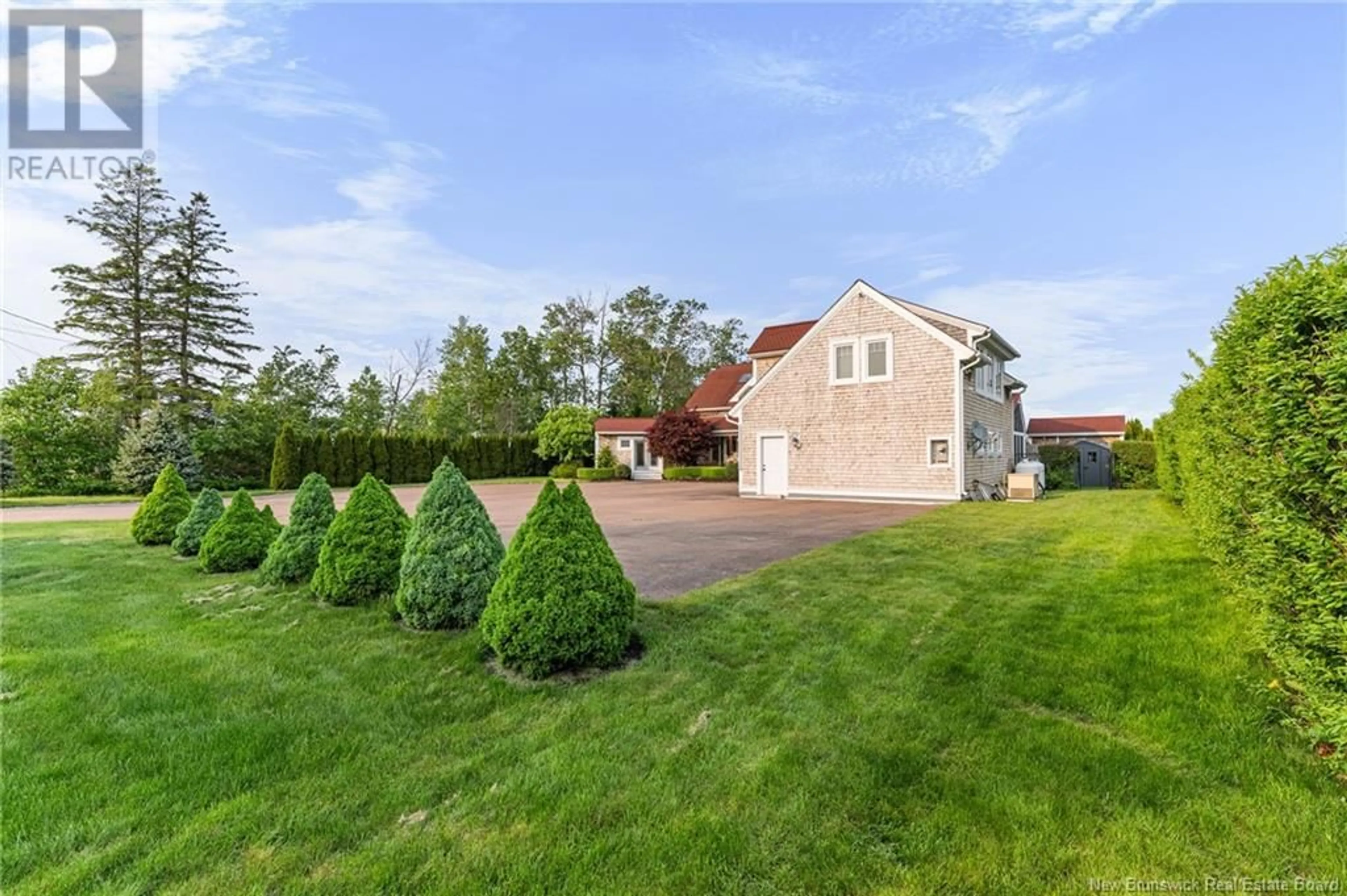 A pic from outside/outdoor area/front of a property/back of a property/a pic from drone, street for 3482 ROUTE 134, Shediac New Brunswick E4P3J4