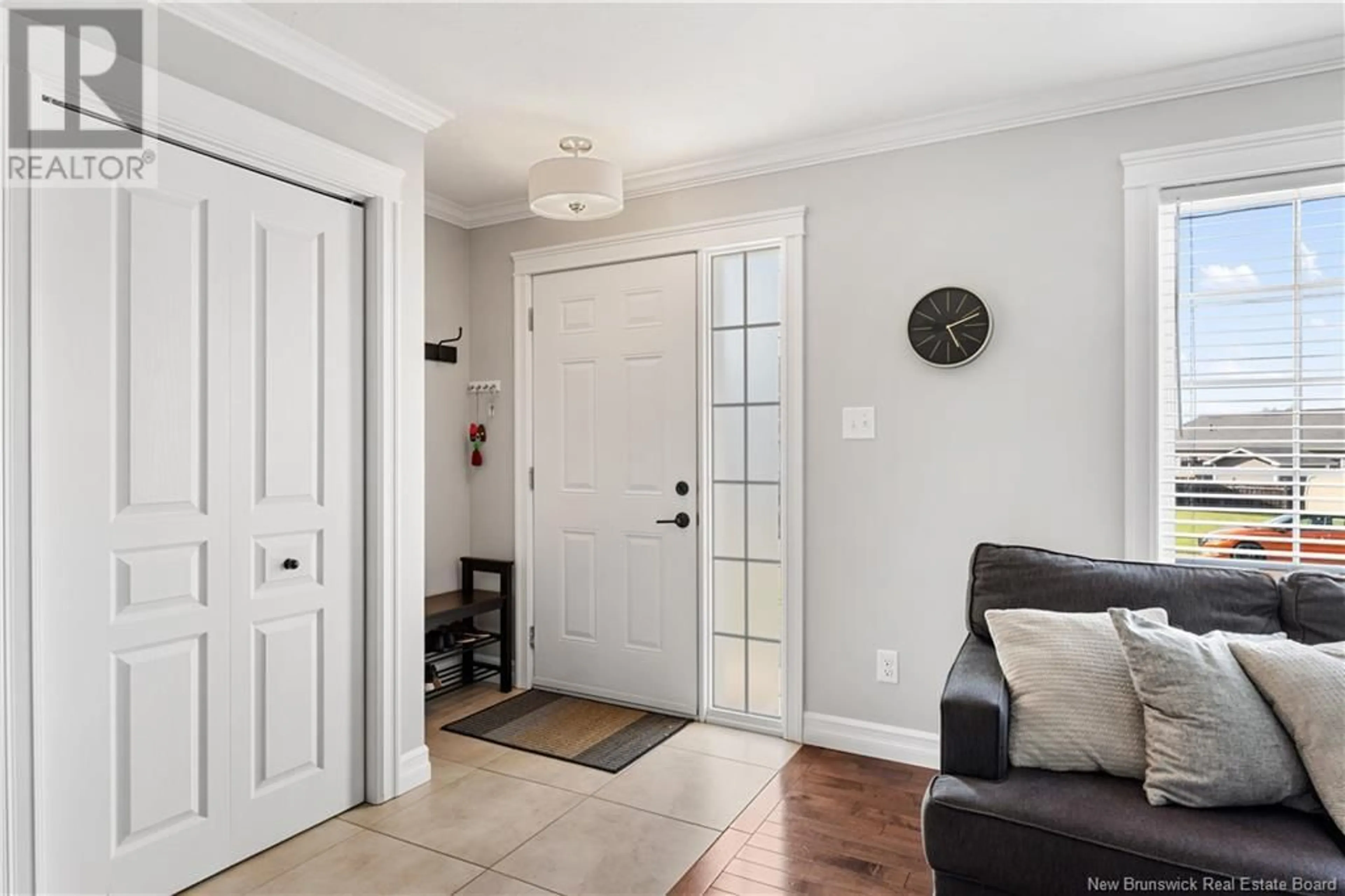 Indoor entryway for 36 LIONEL, Dieppe New Brunswick E1A8Z1